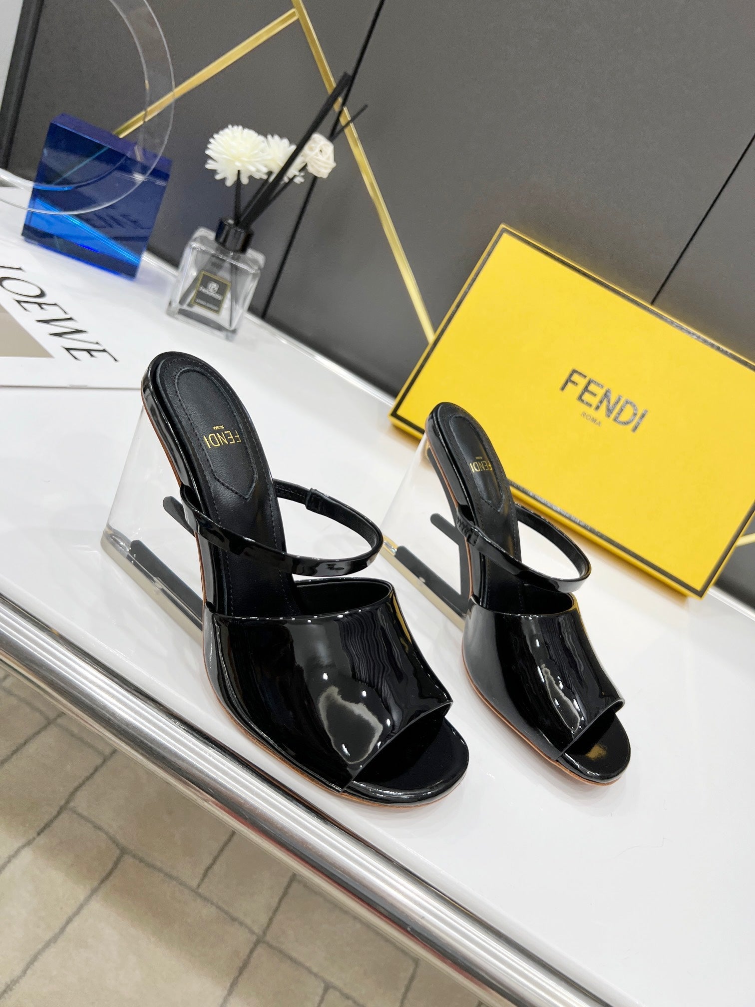 Luxury Shoes - FED - 685