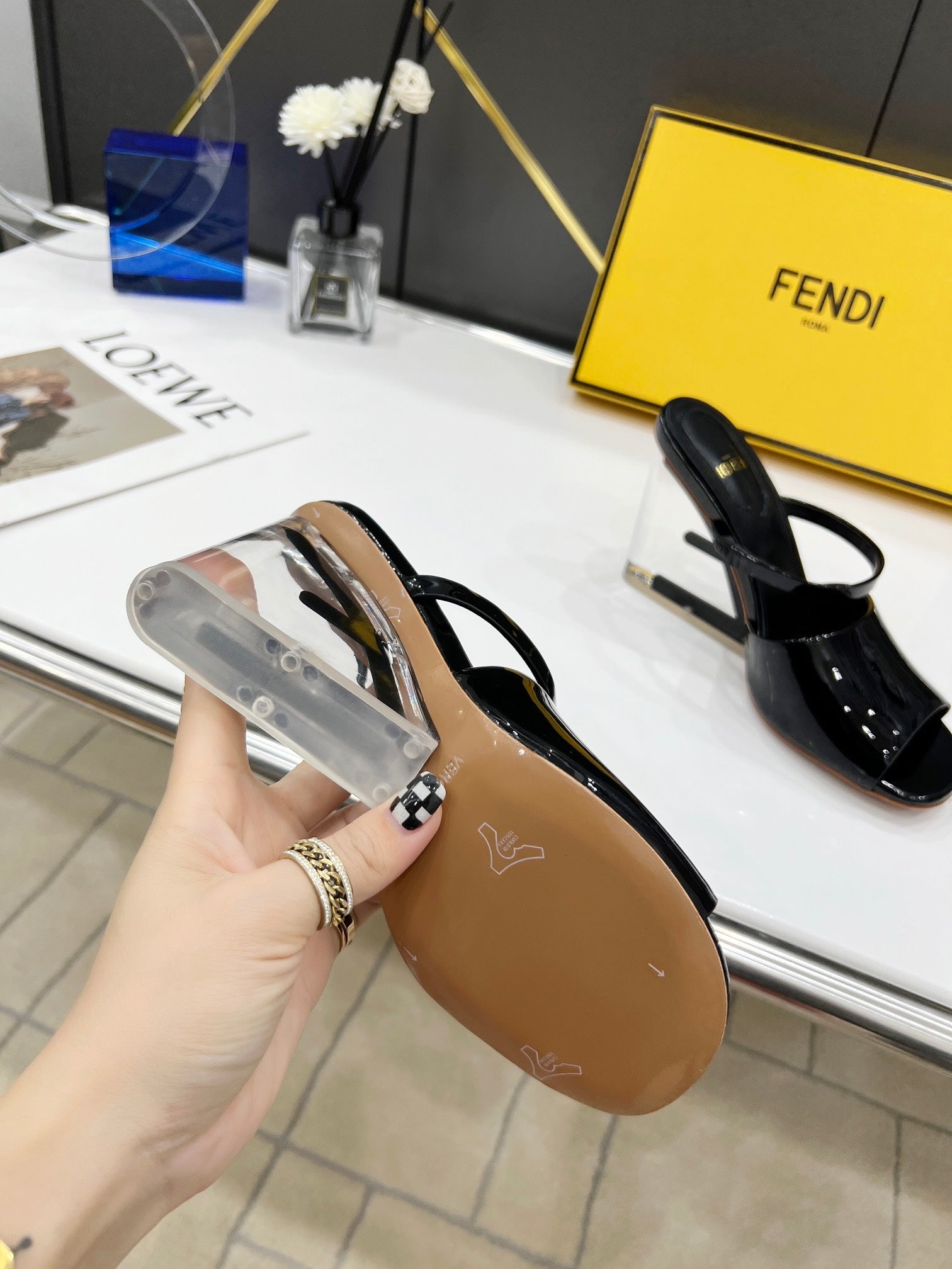 Luxury Shoes - FED - 685