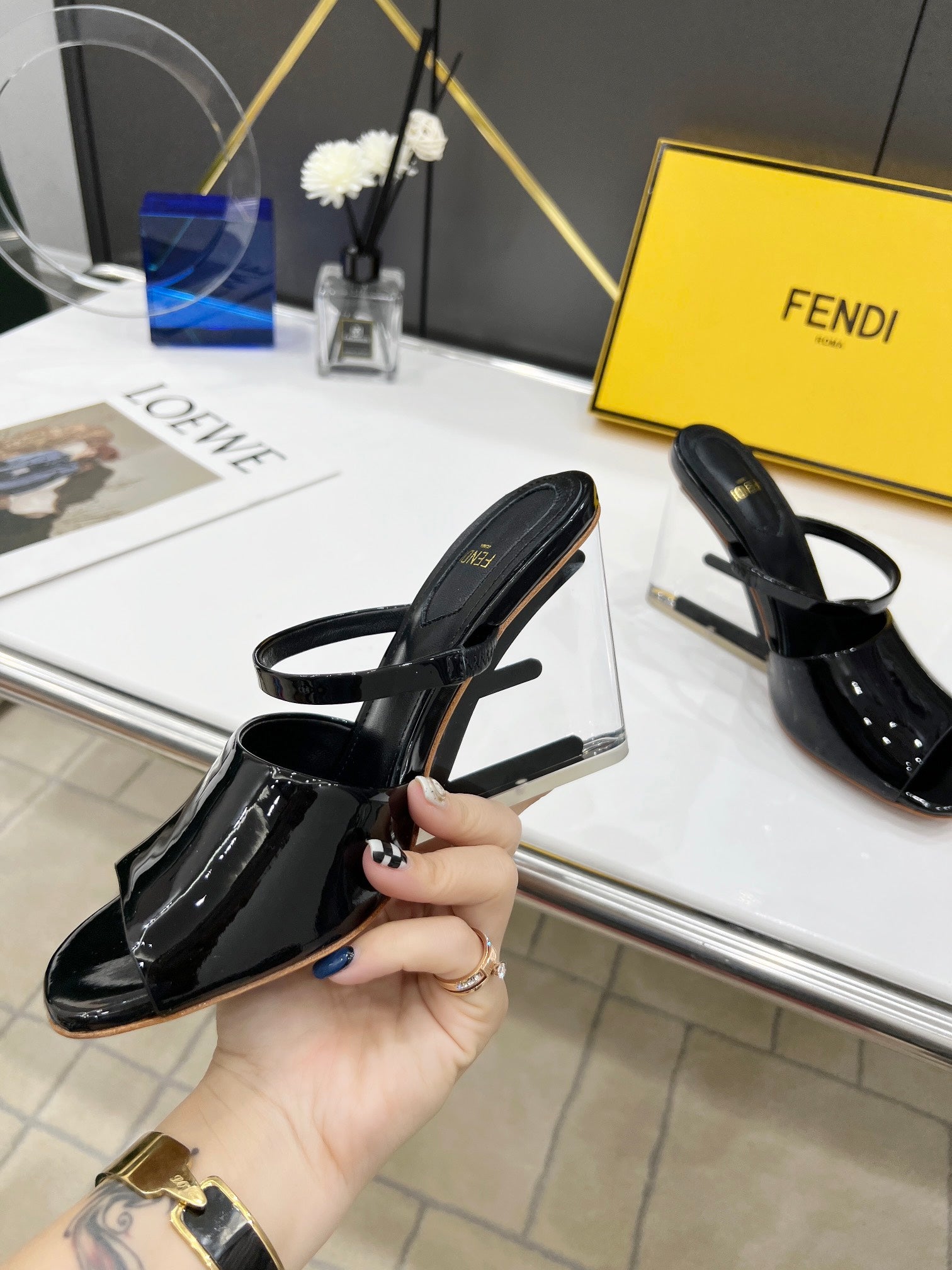 Luxury Shoes - FED - 685