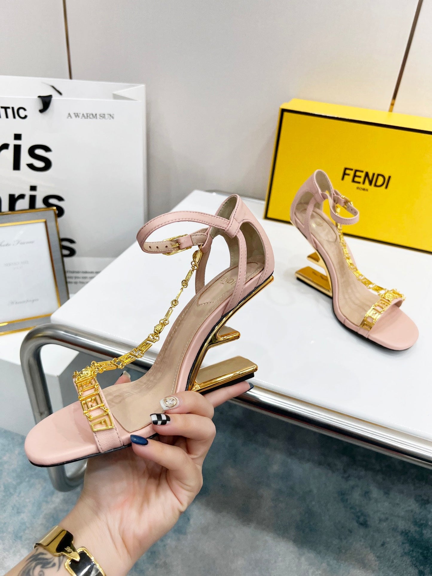 Luxury Shoes - FED - 680