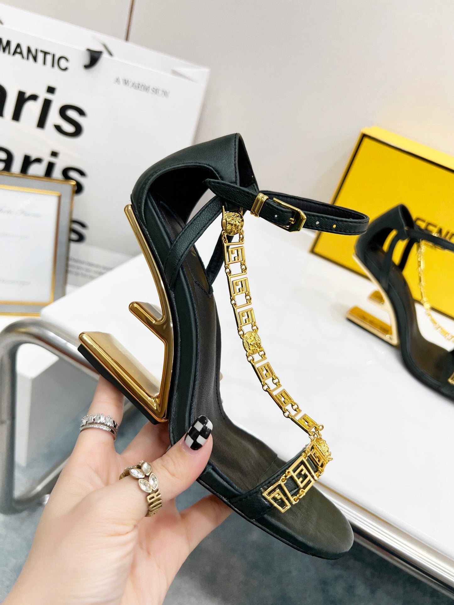 Luxury Shoes - FED - 677