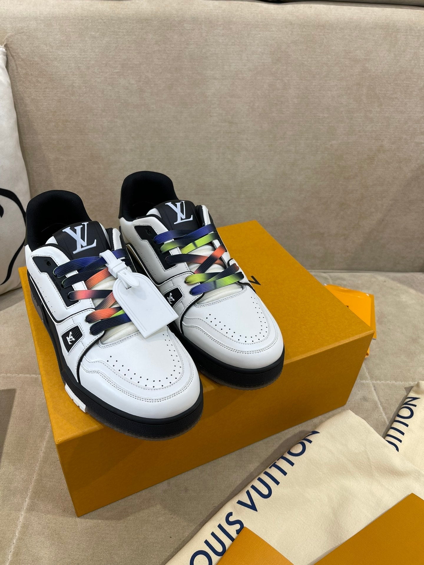 Luxury Shoes - LU-V - 395