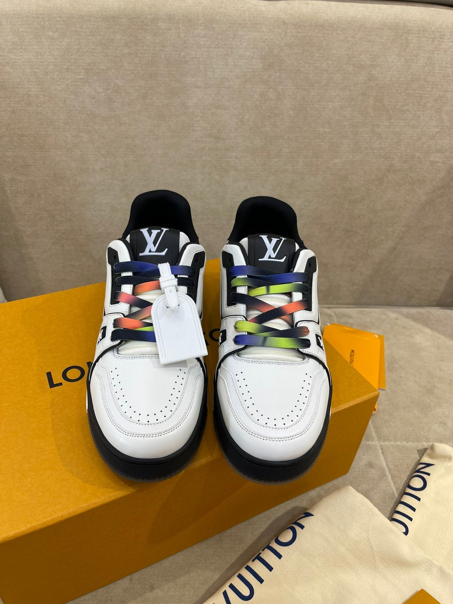 Luxury Shoes - LU-V - 395