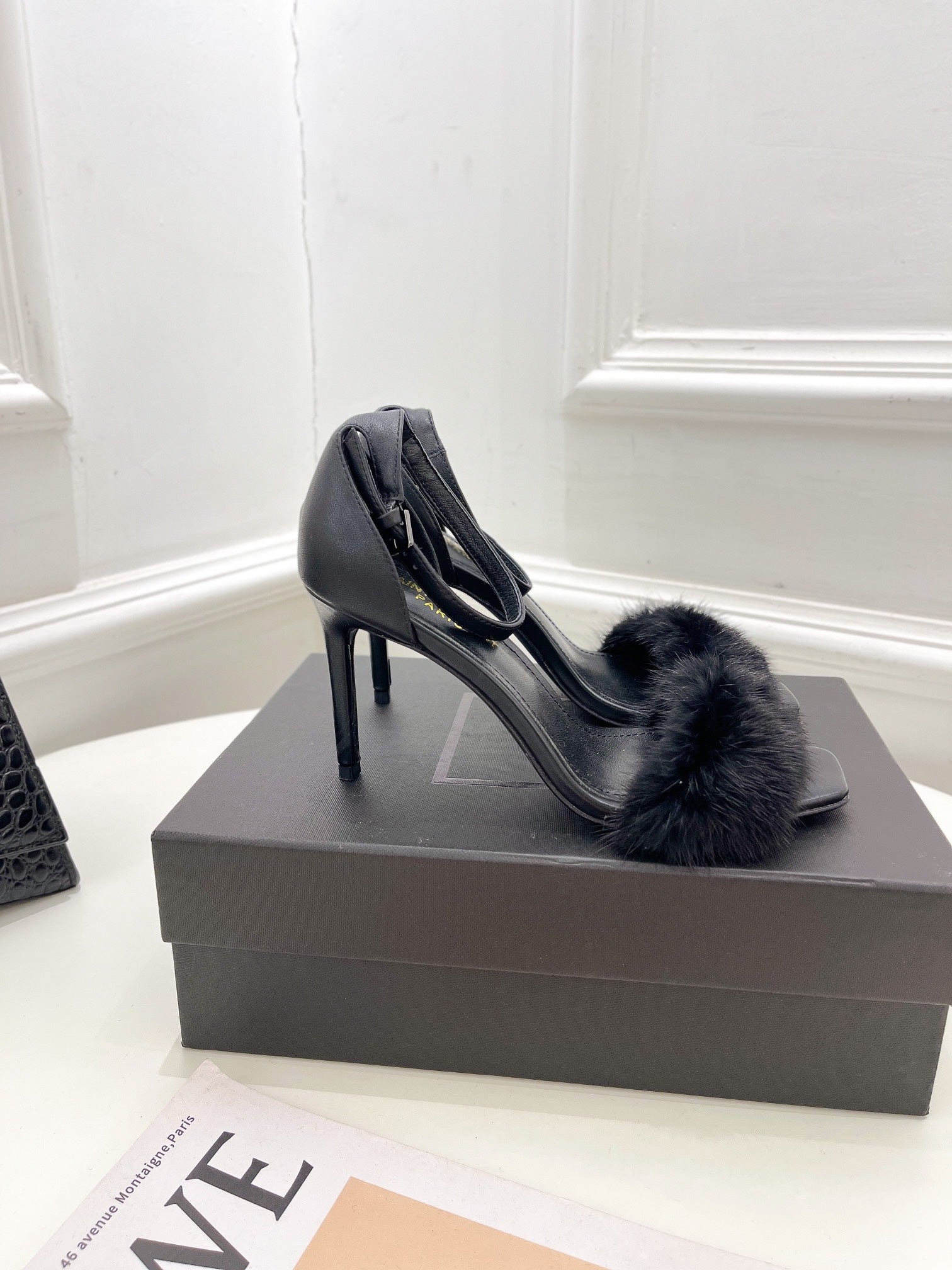 Luxury Shoes Sandals - SL - 527