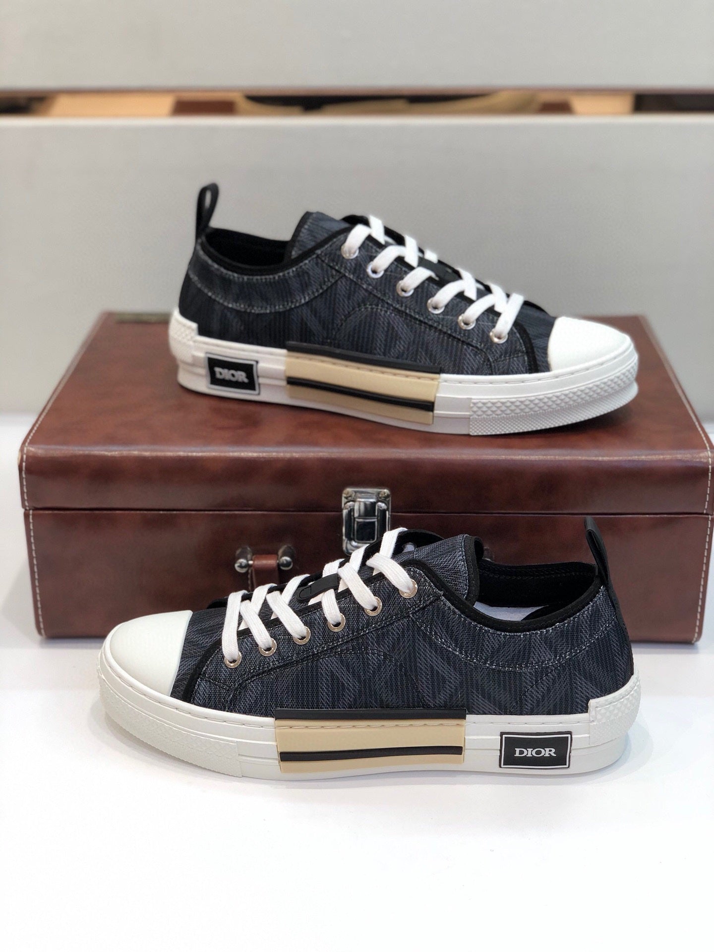 Luxury Shoes - DIR - 1067