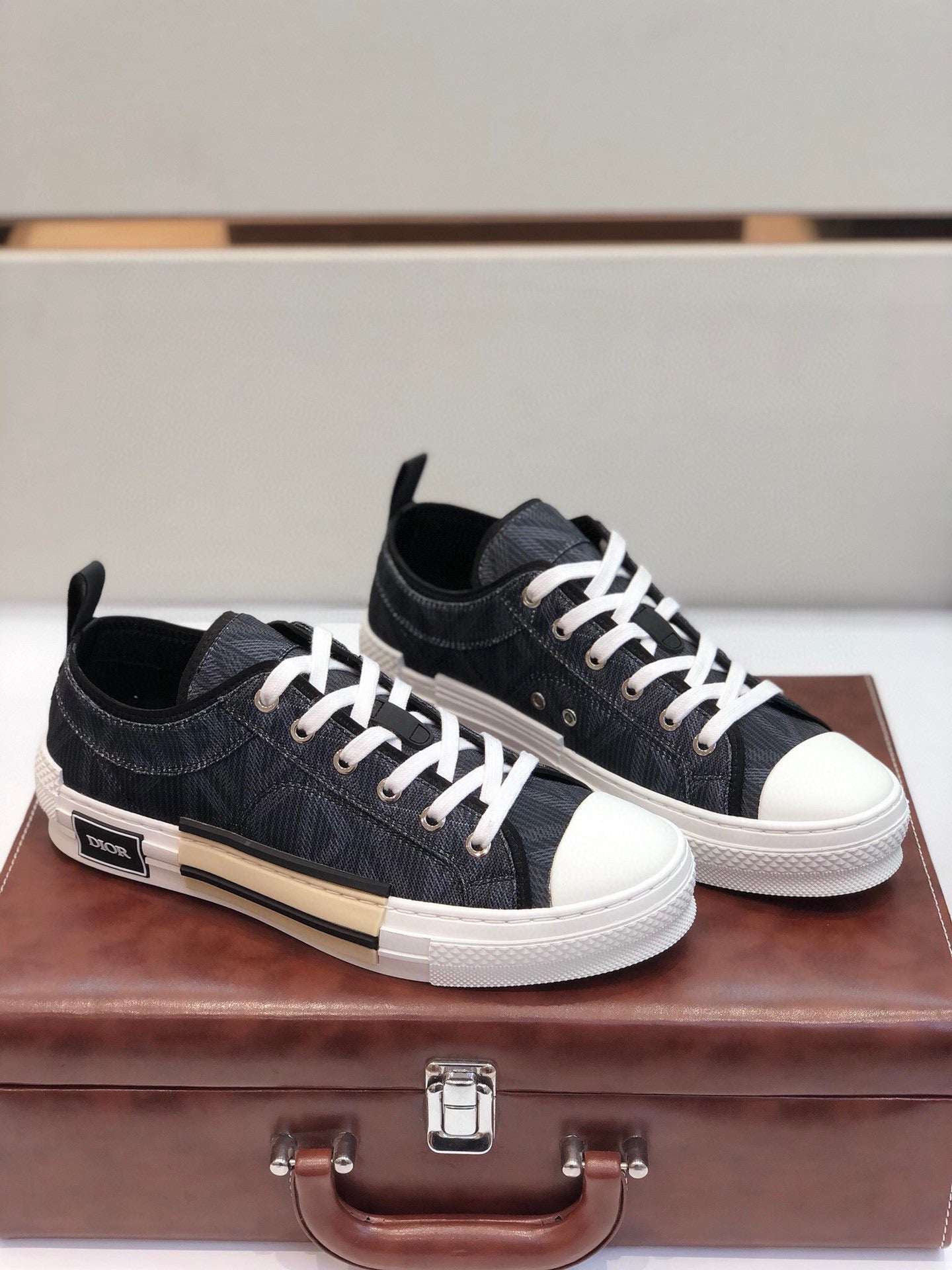 Luxury Shoes - DIR - 1067
