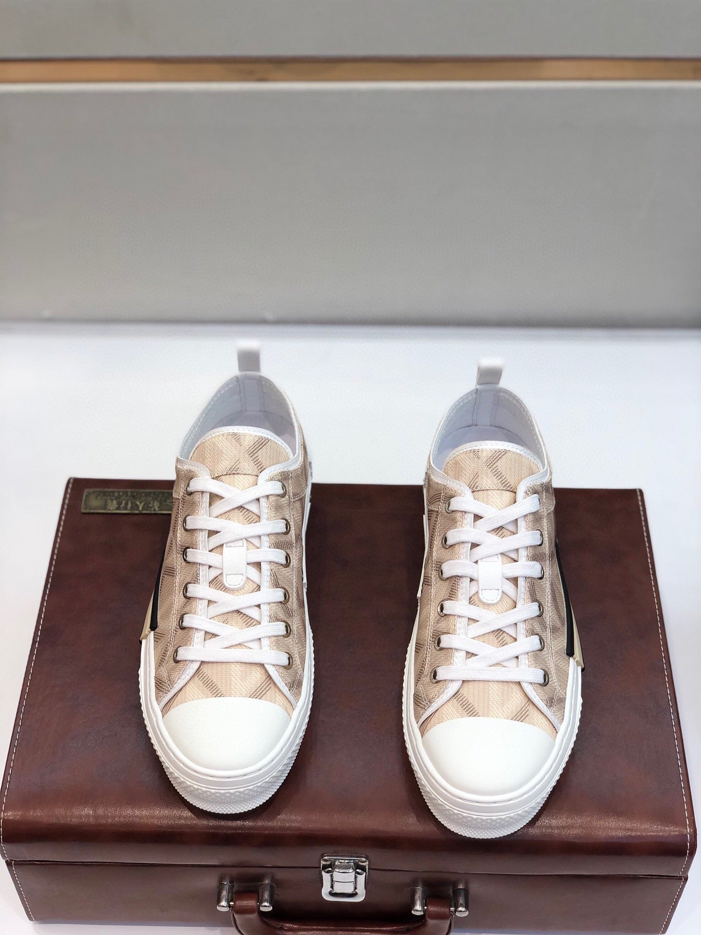Luxury Shoes - DIR - 1069
