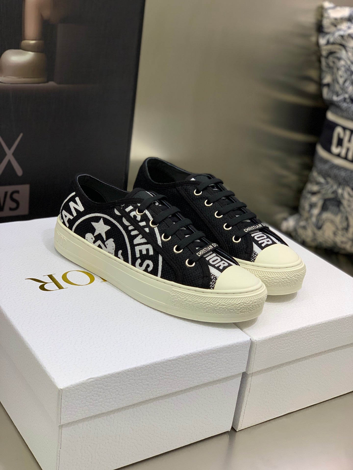 Luxury Shoes - DIR - 1056