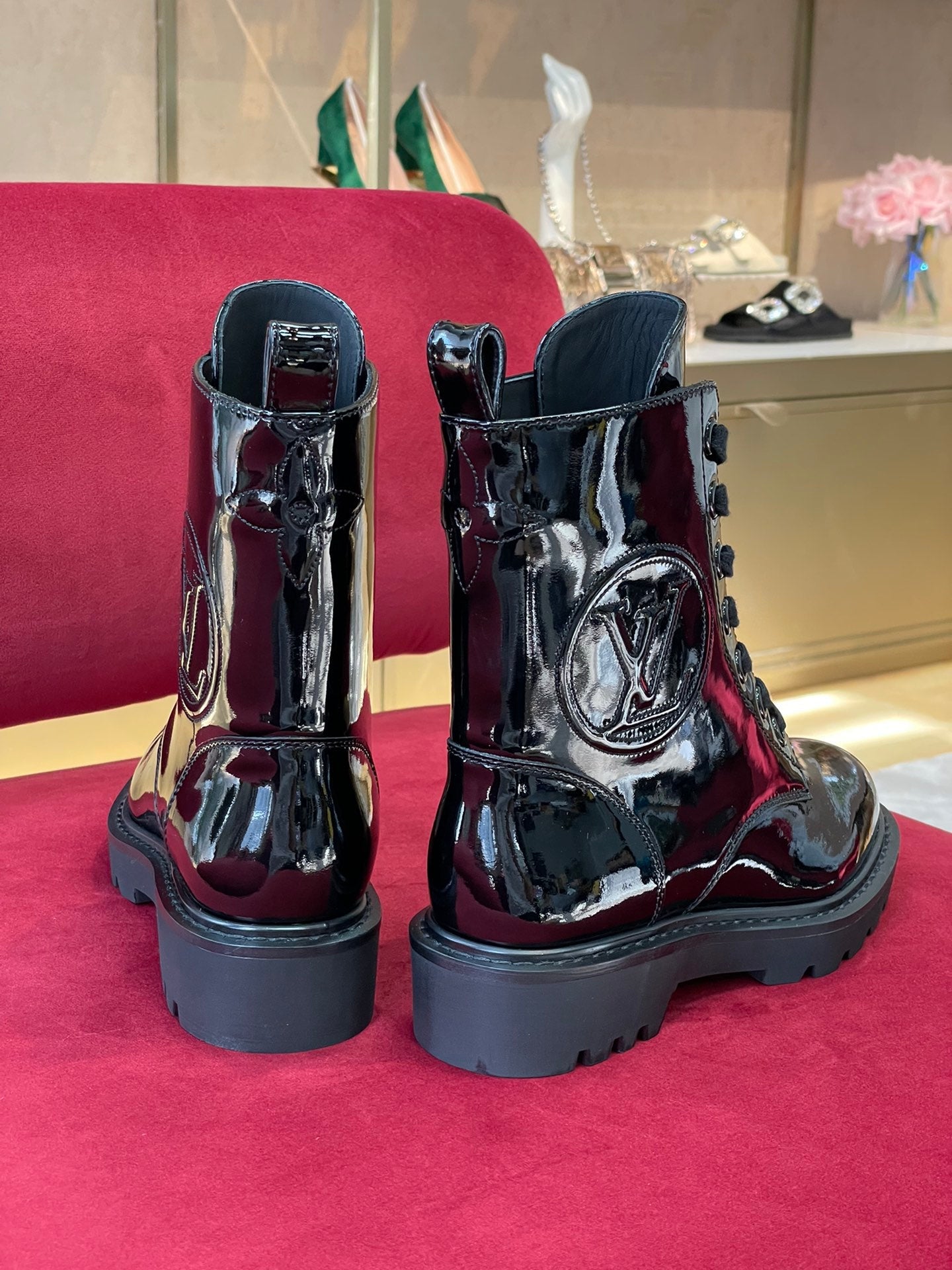 Luxury Shoes - LU-V - 556