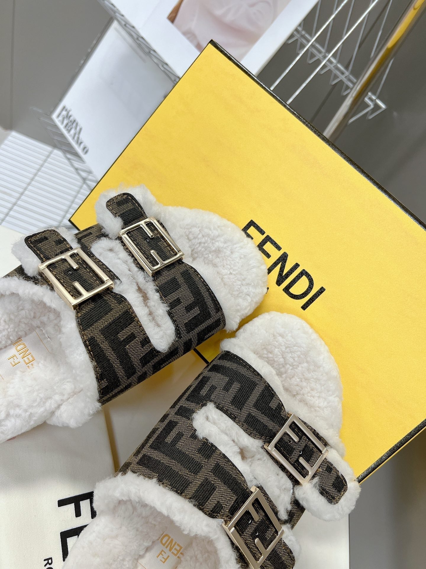 Luxury Shoes - FED - 380
