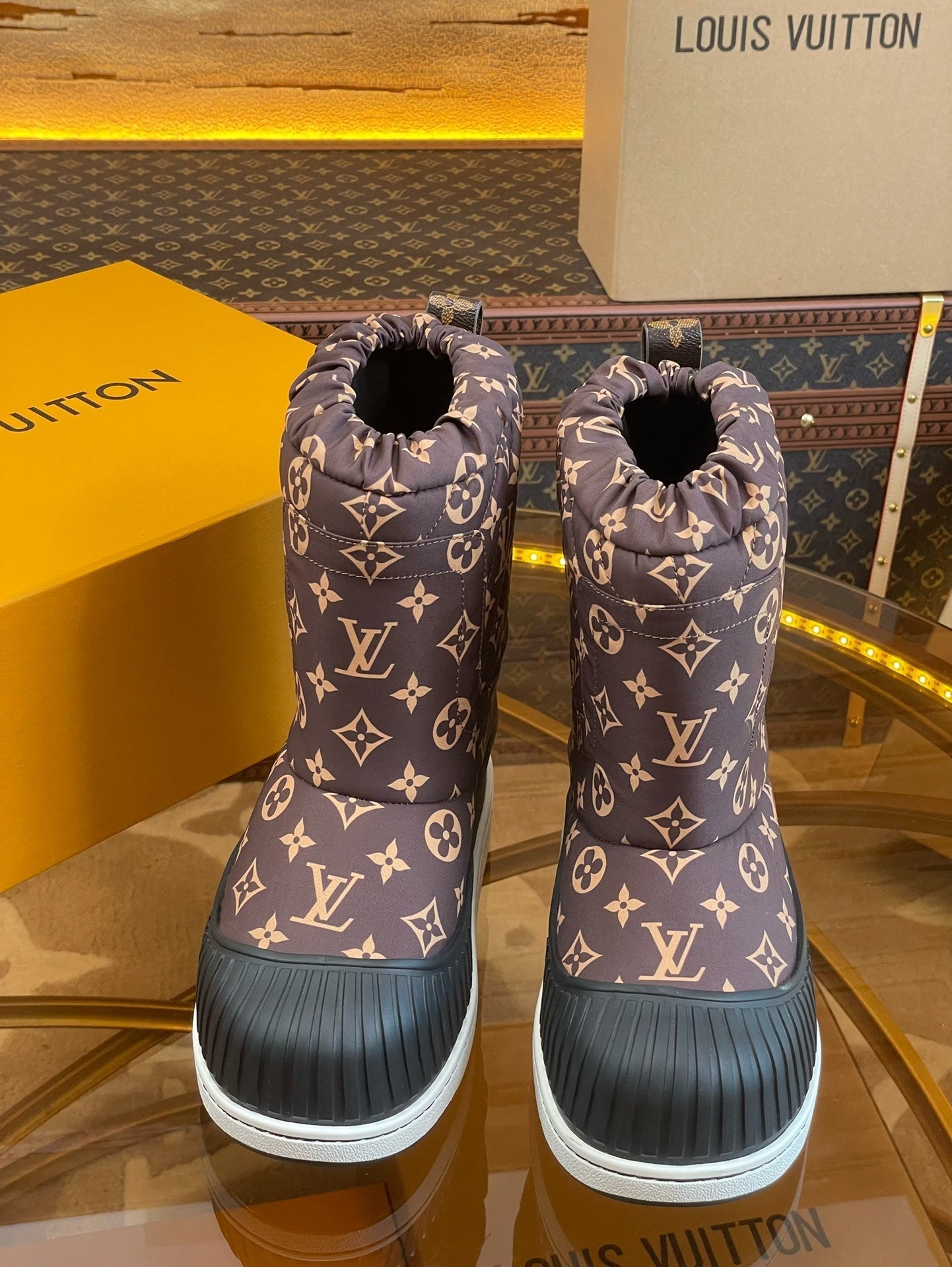 Luxury Shoes - LU-V - 580