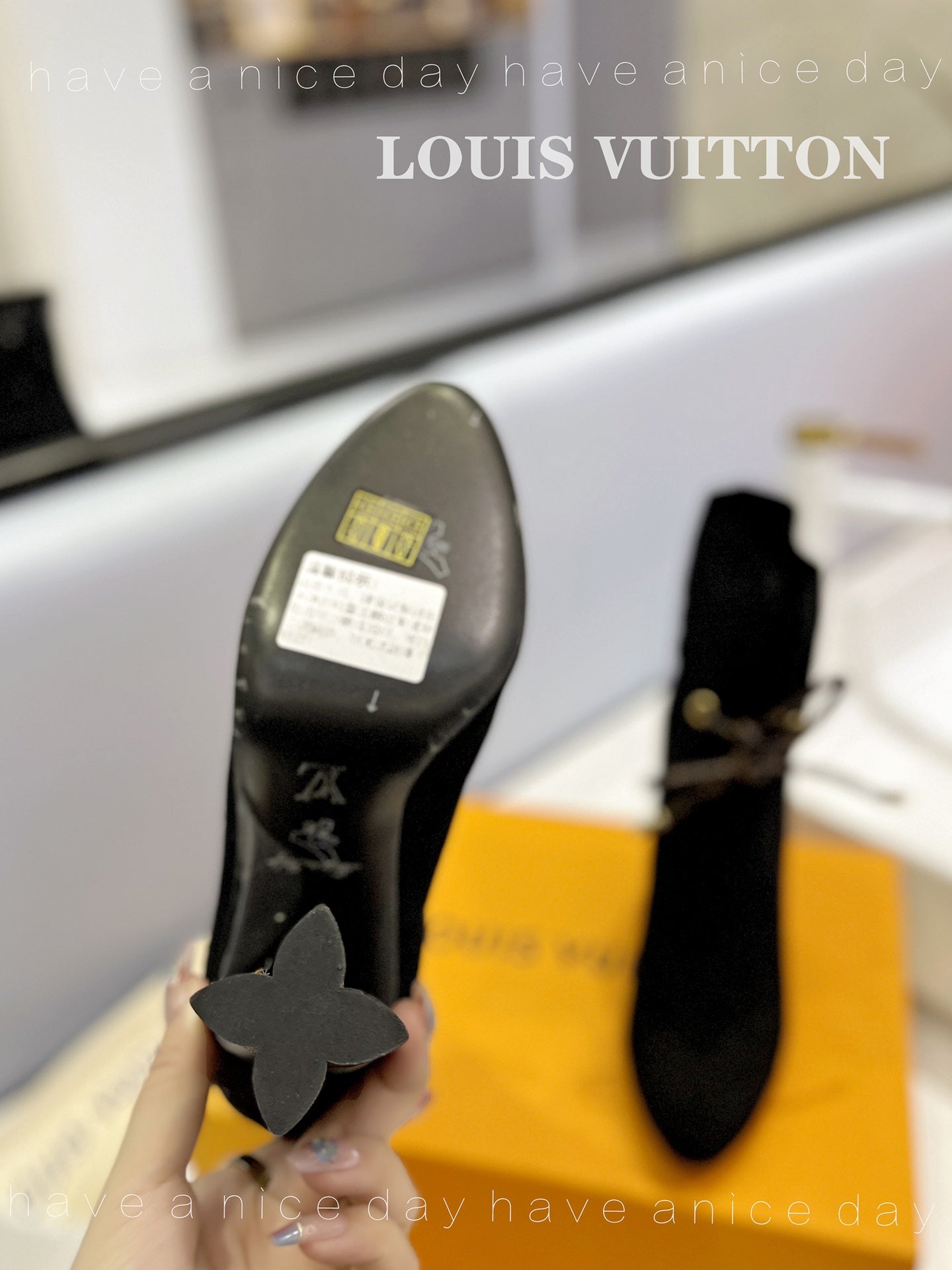Luxury Shoes - LU-V - 557