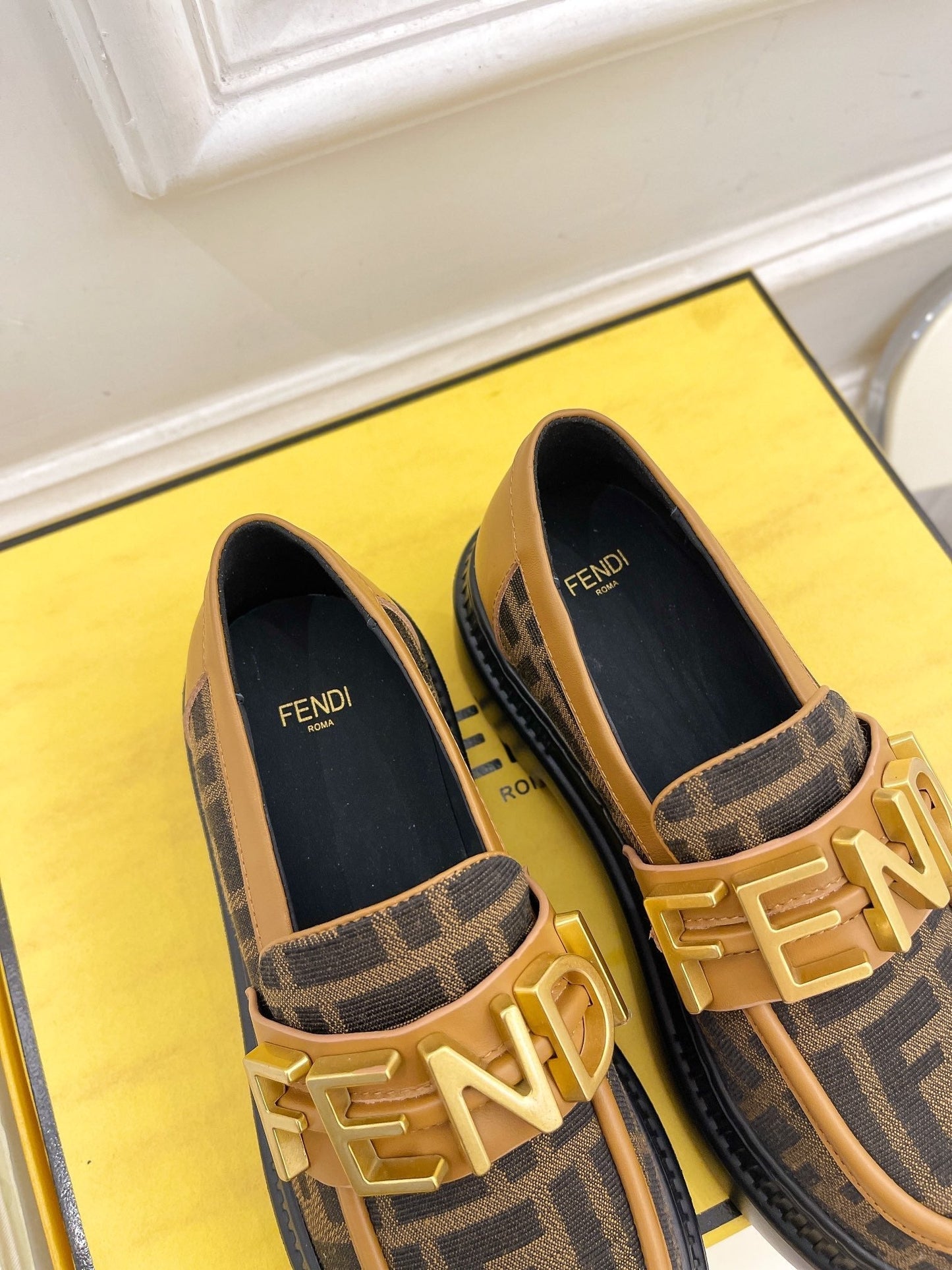 Luxury Shoes - FED - 330