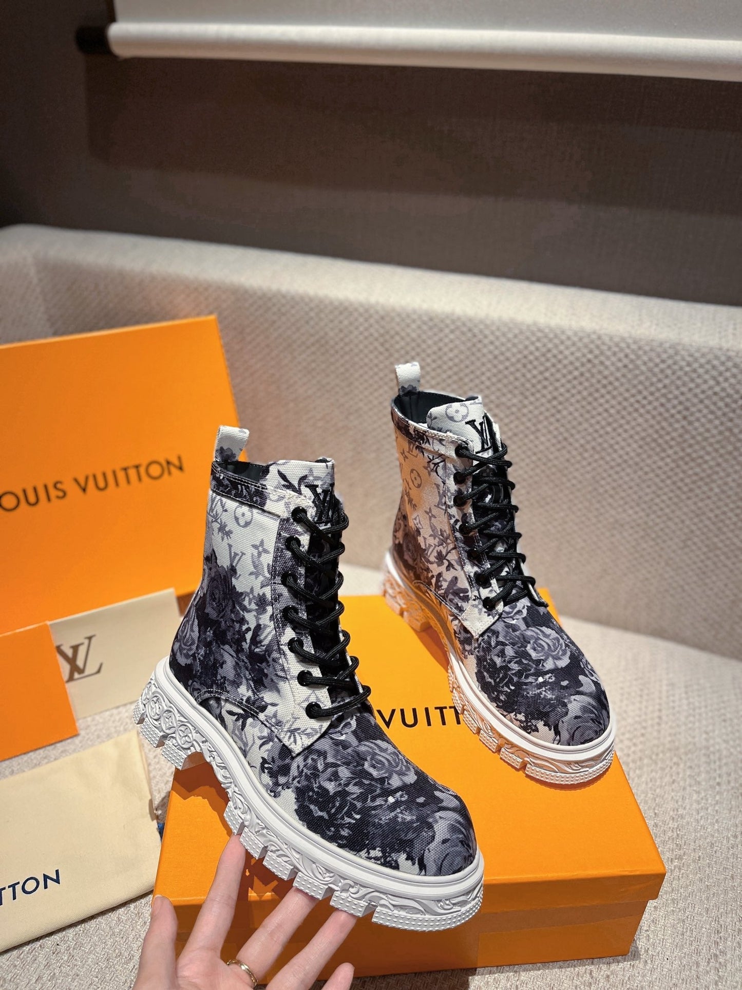 Luxury Shoes - LU-V - 468