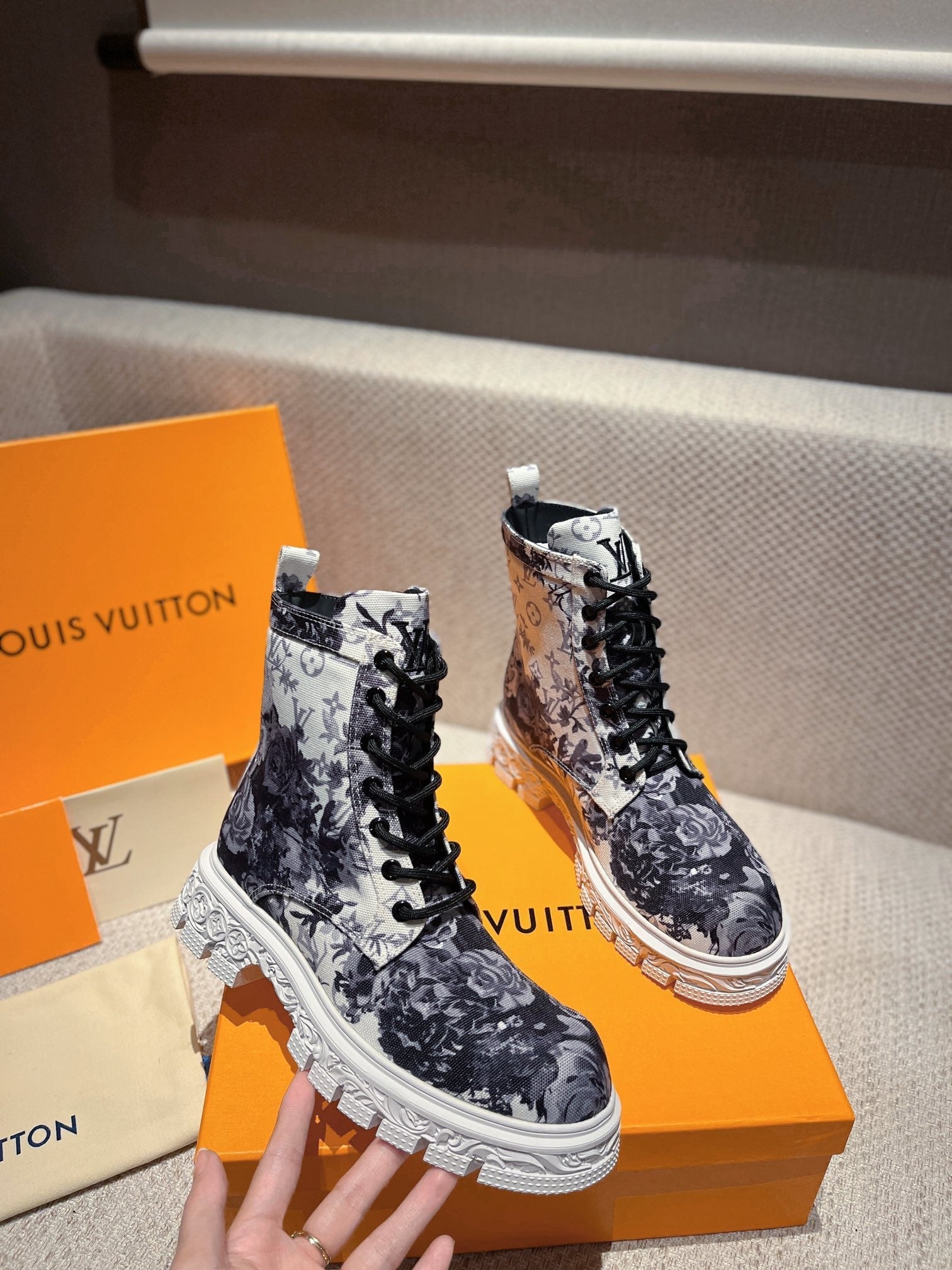 Luxury Shoes - LU-V - 468