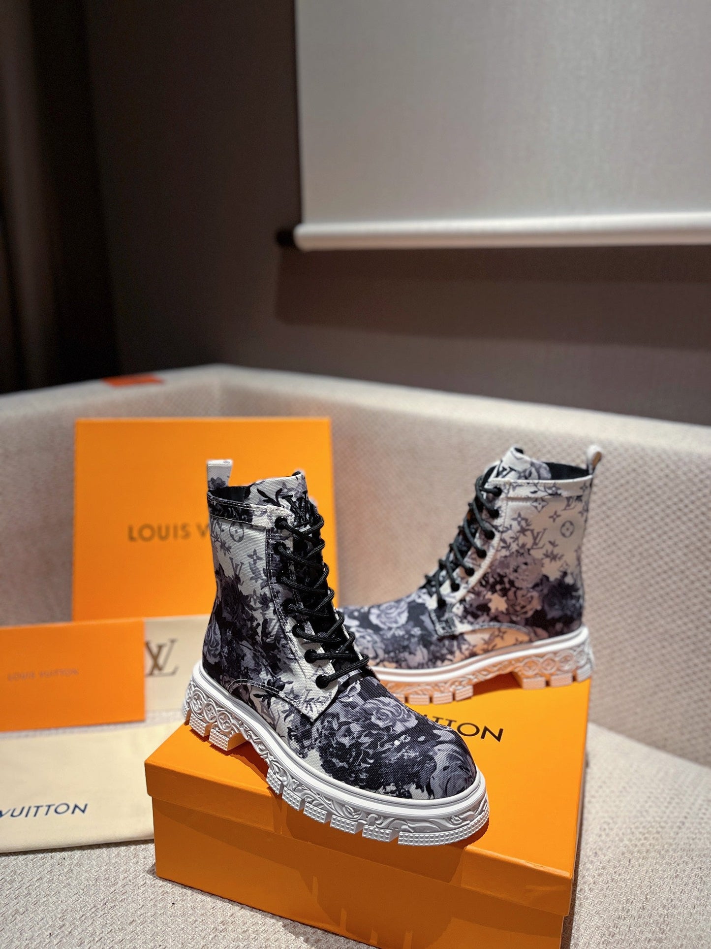 Luxury Shoes - LU-V - 468