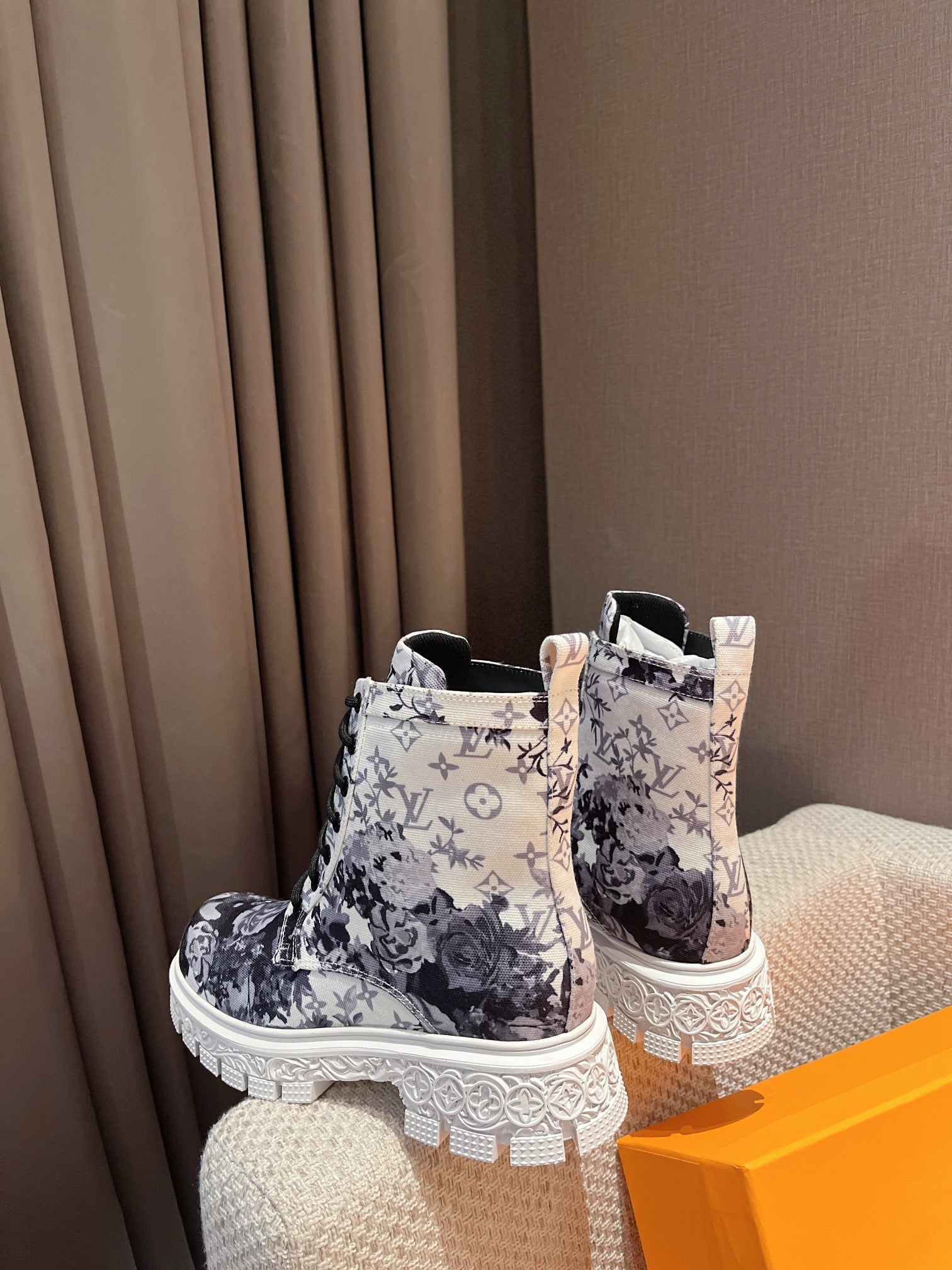 Luxury Shoes - LU-V - 468
