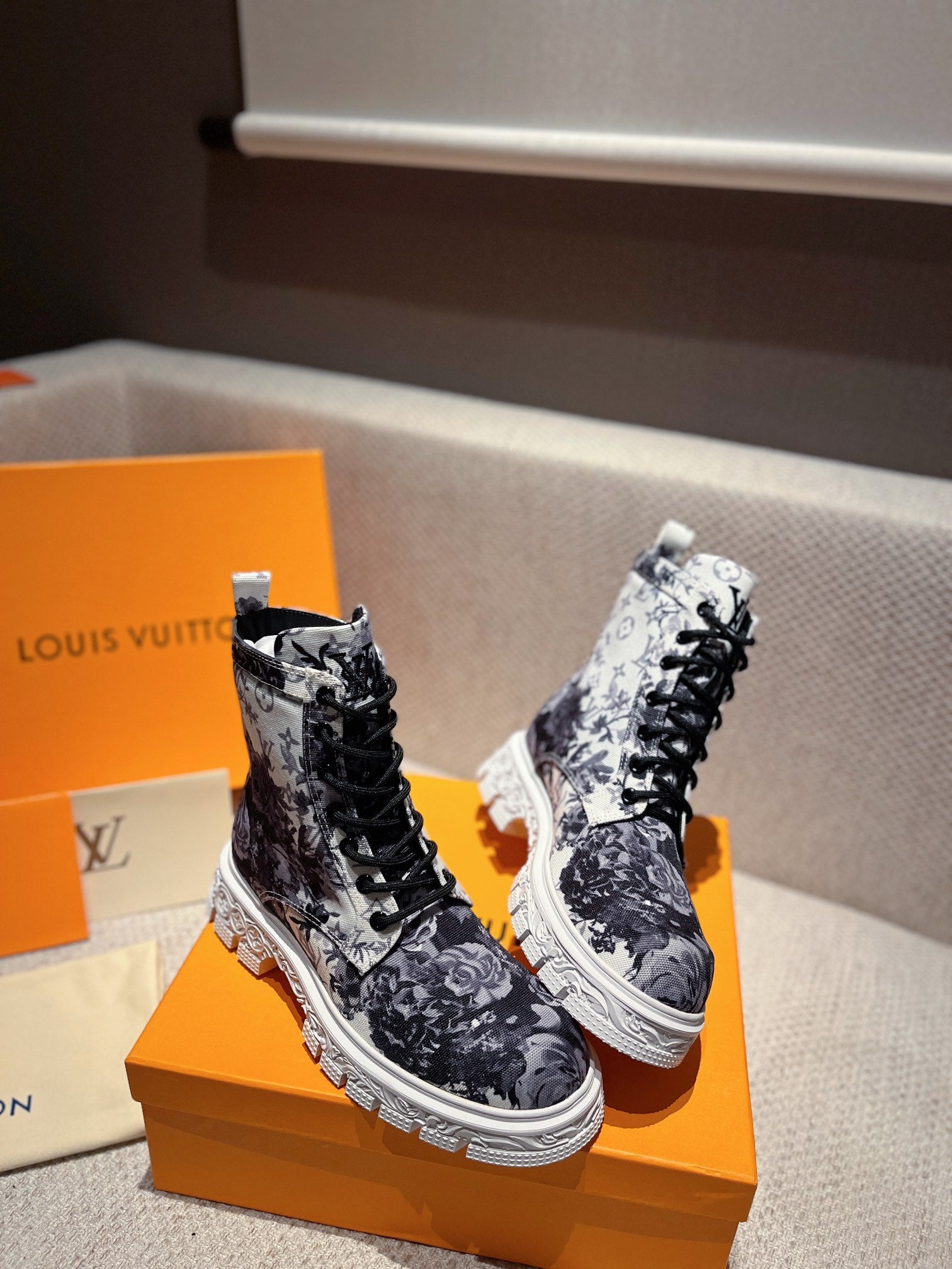 Luxury Shoes - LU-V - 468