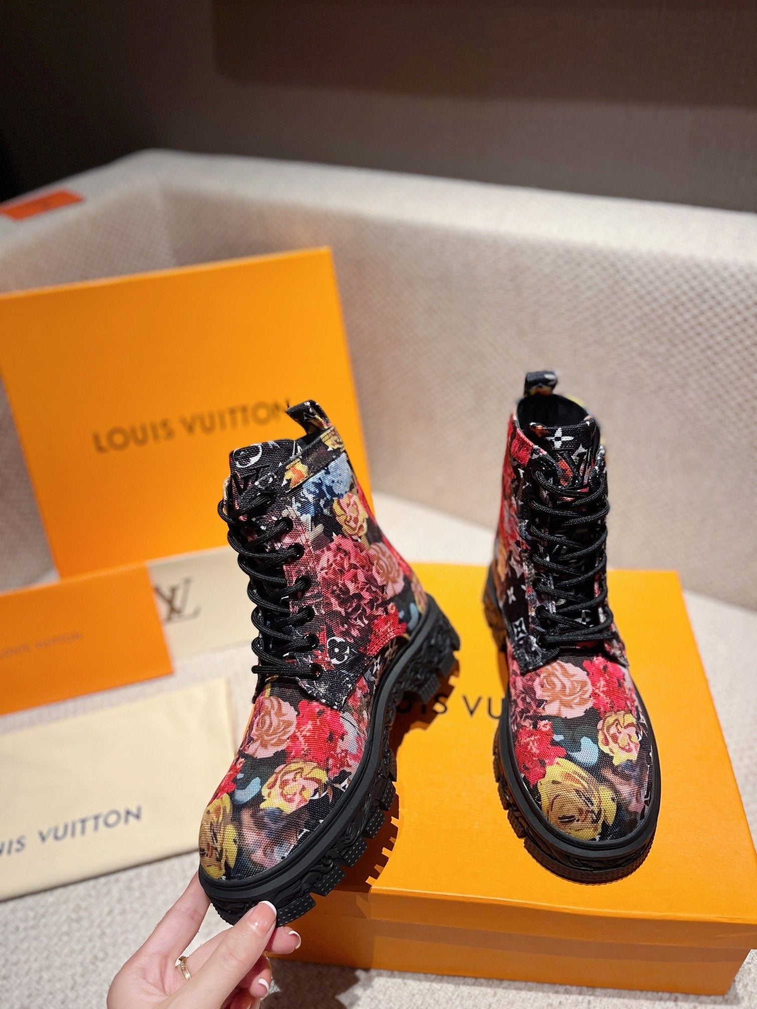 Luxury Shoes - LU-V - 469
