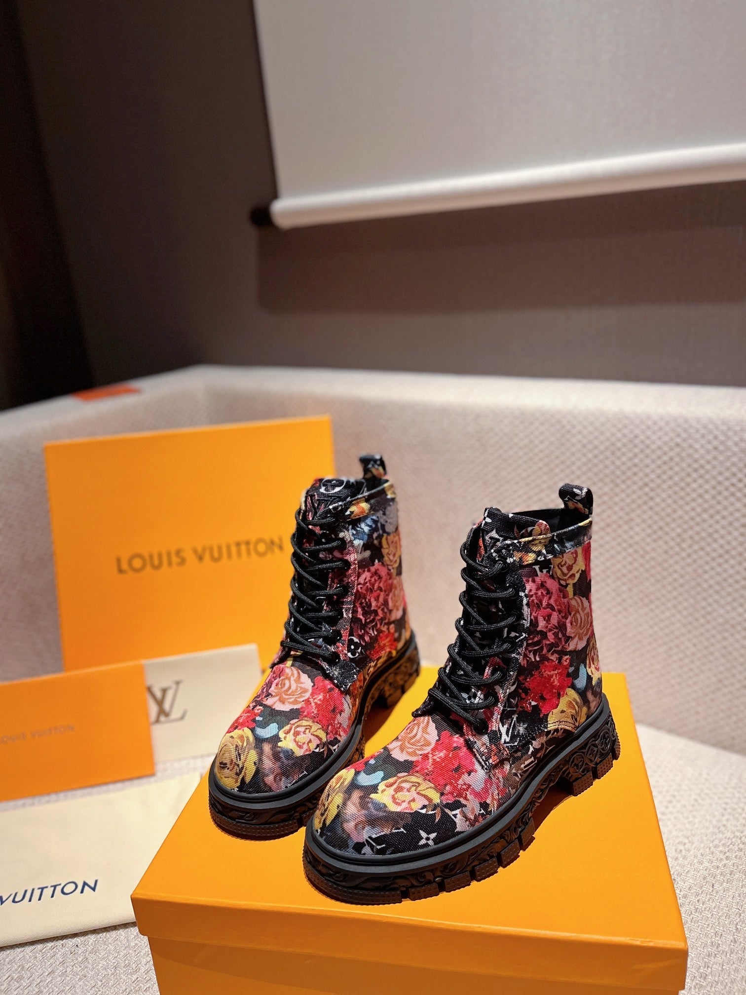 Luxury Shoes - LU-V - 469