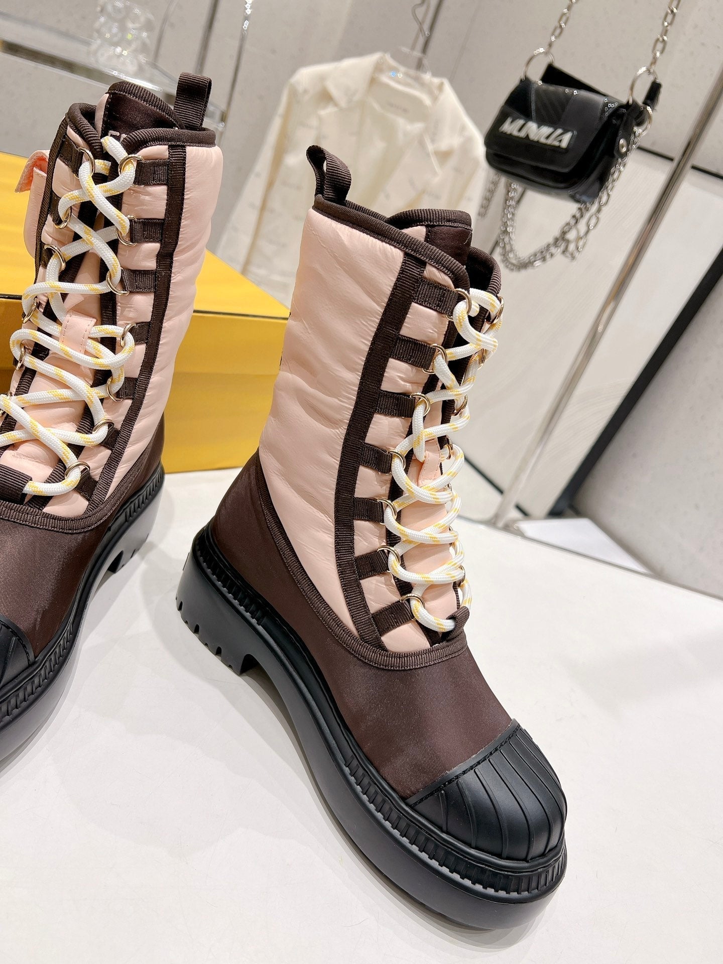 Luxury Shoes - FED - 239