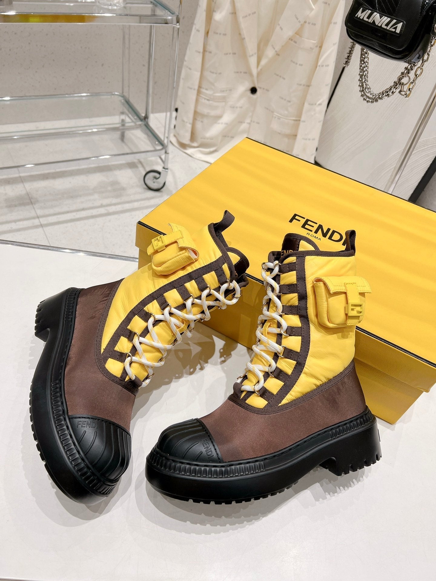 Luxury Shoes - FED - 242