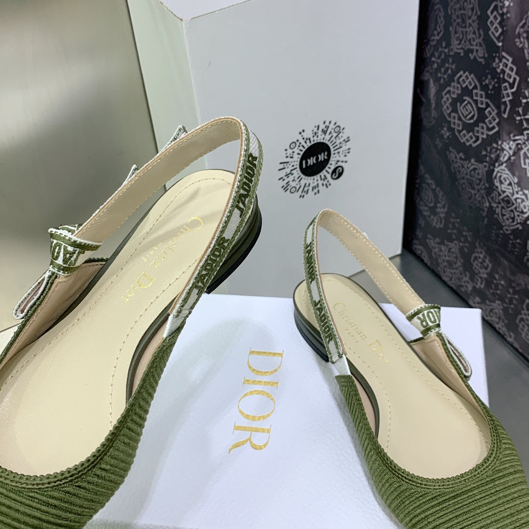 Luxury Shoes - DIR - 640