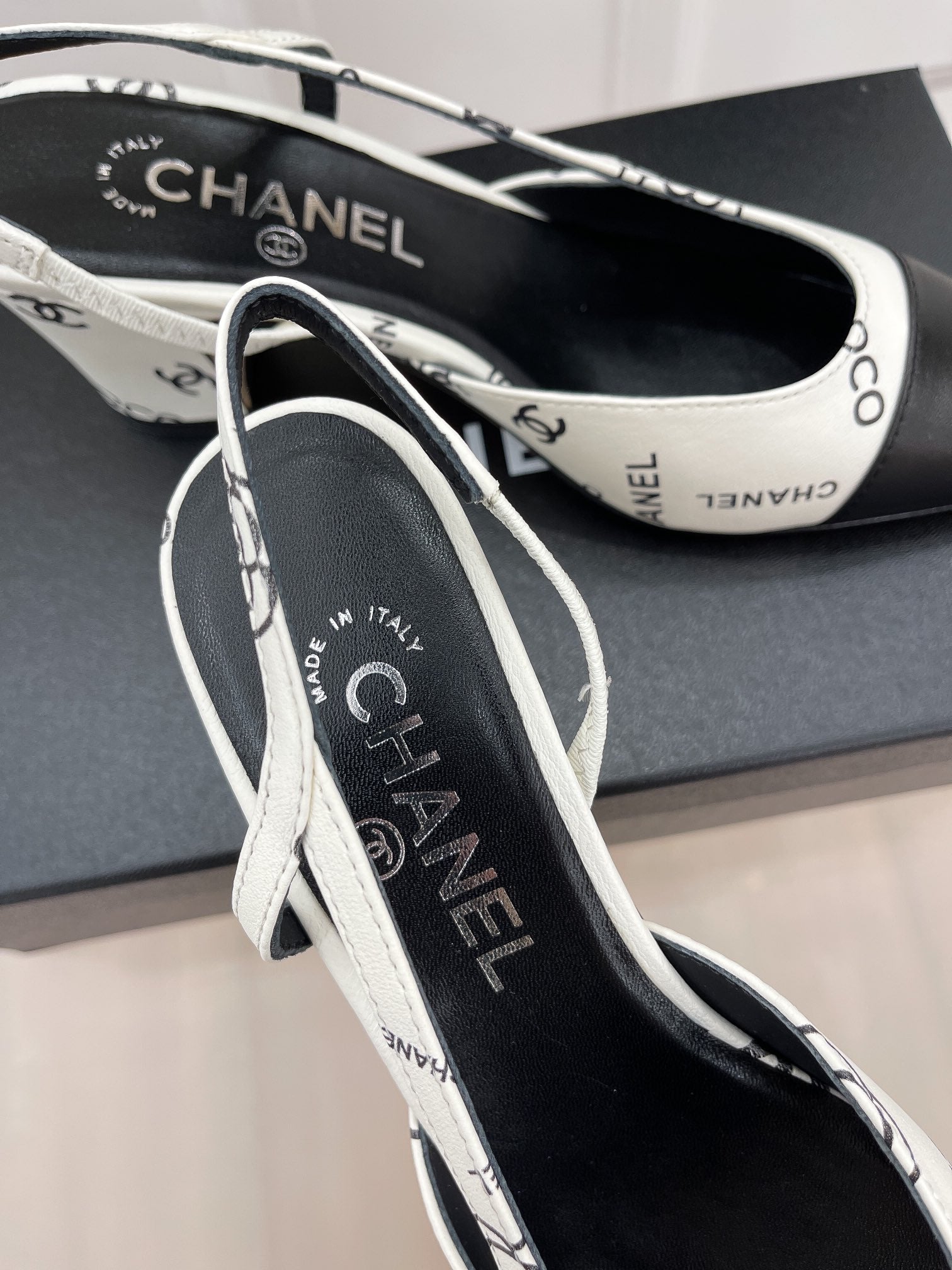 Luxury Shoes Sandals - CHL - 868