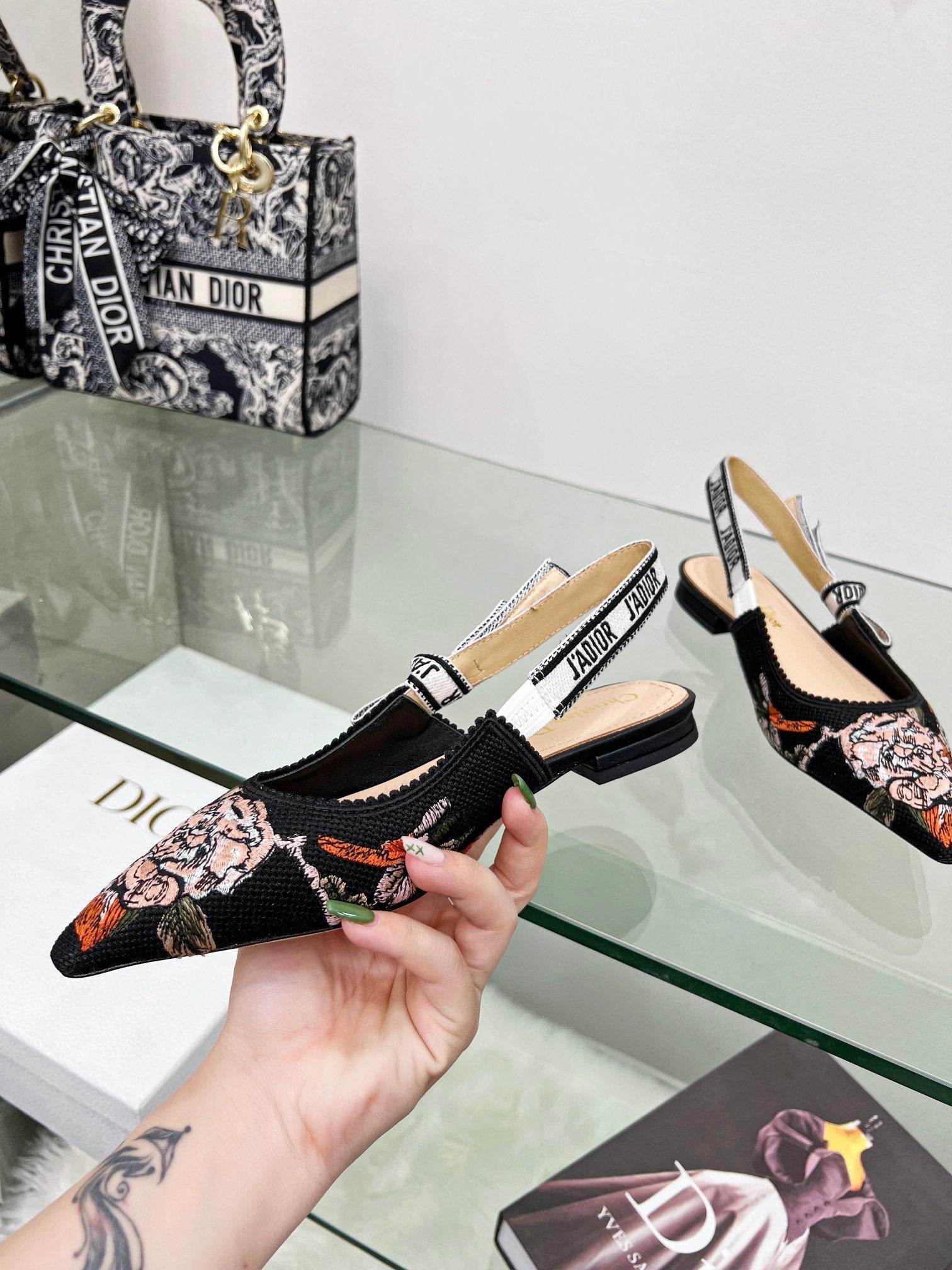 Luxury Shoes - DIR - 422