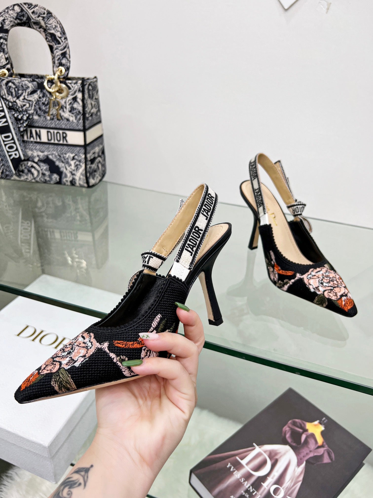 Luxury Shoes - DIR - 424