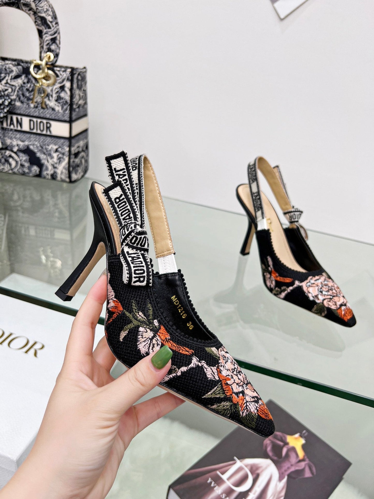 Luxury Shoes - DIR - 424