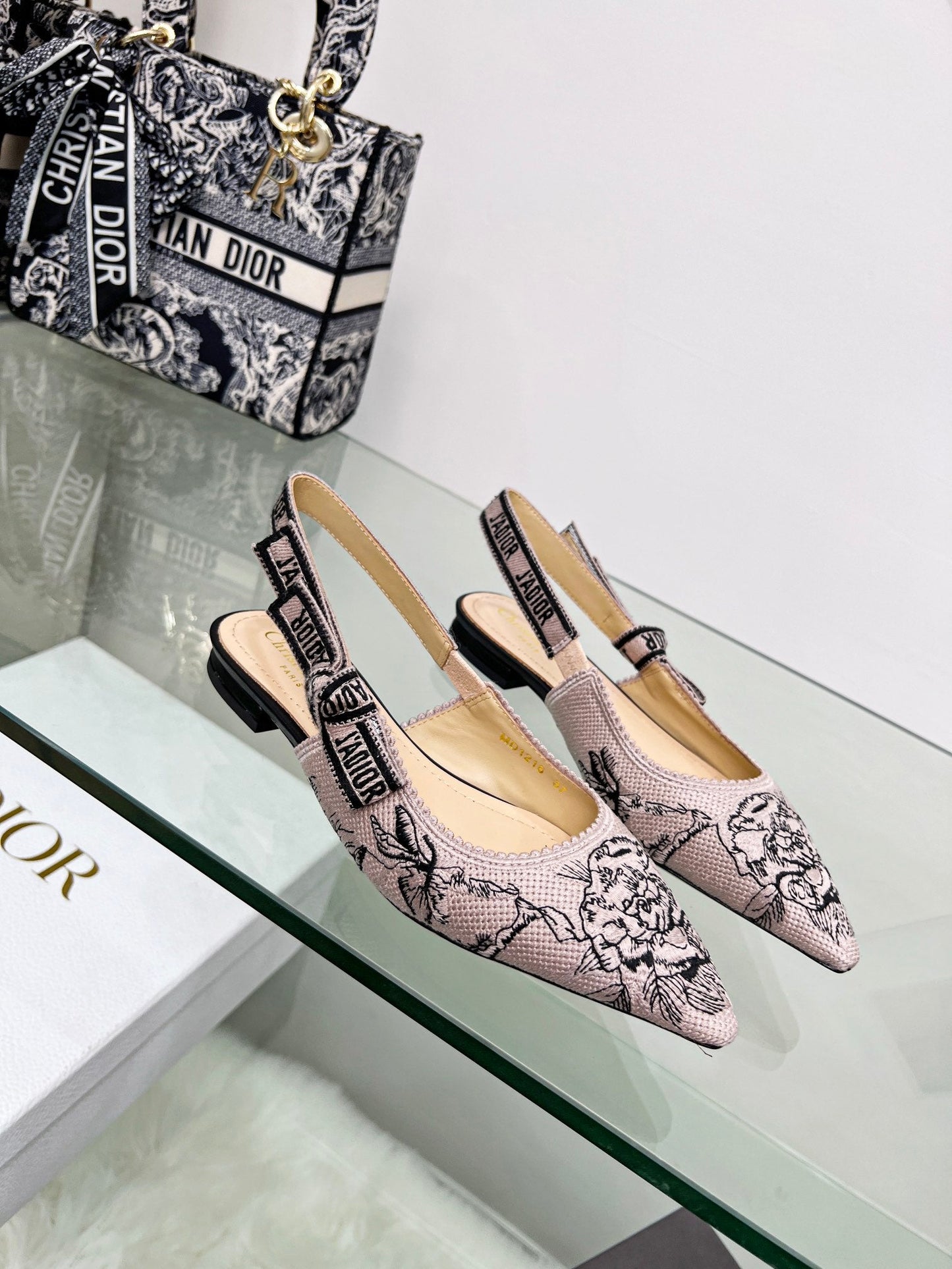 Luxury Shoes - DIR - 425
