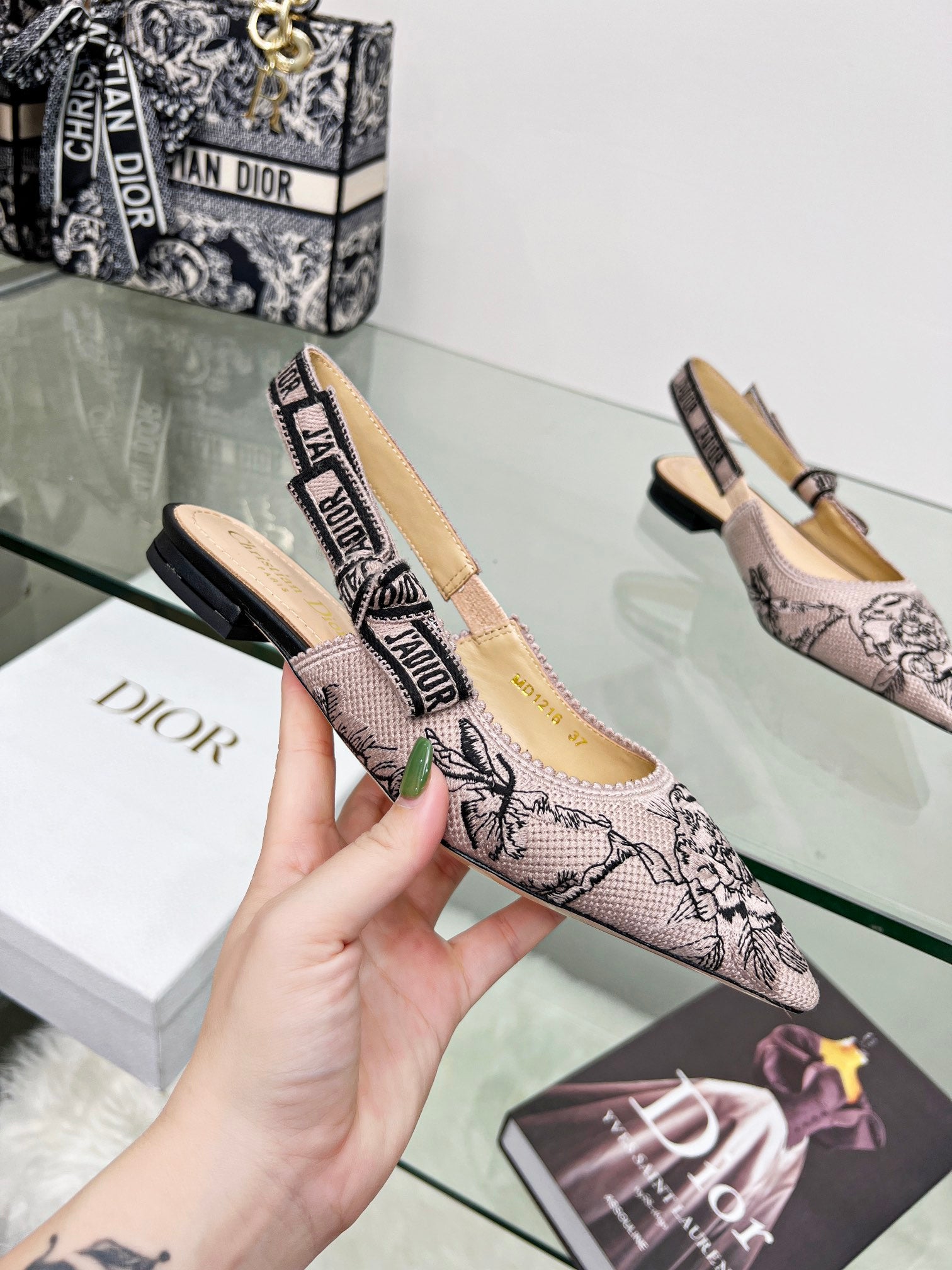Luxury Shoes - DIR - 425