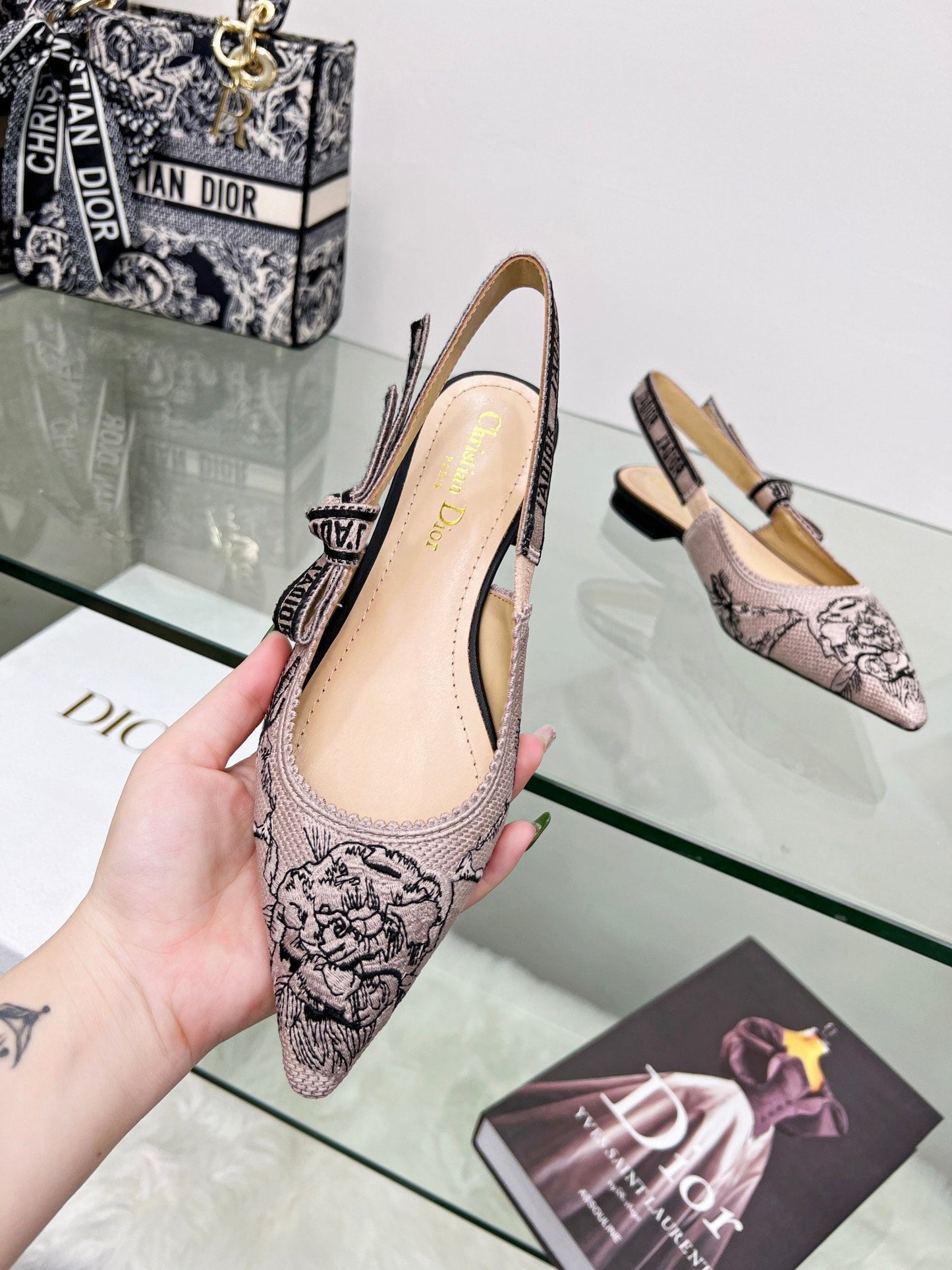 Luxury Shoes - DIR - 425