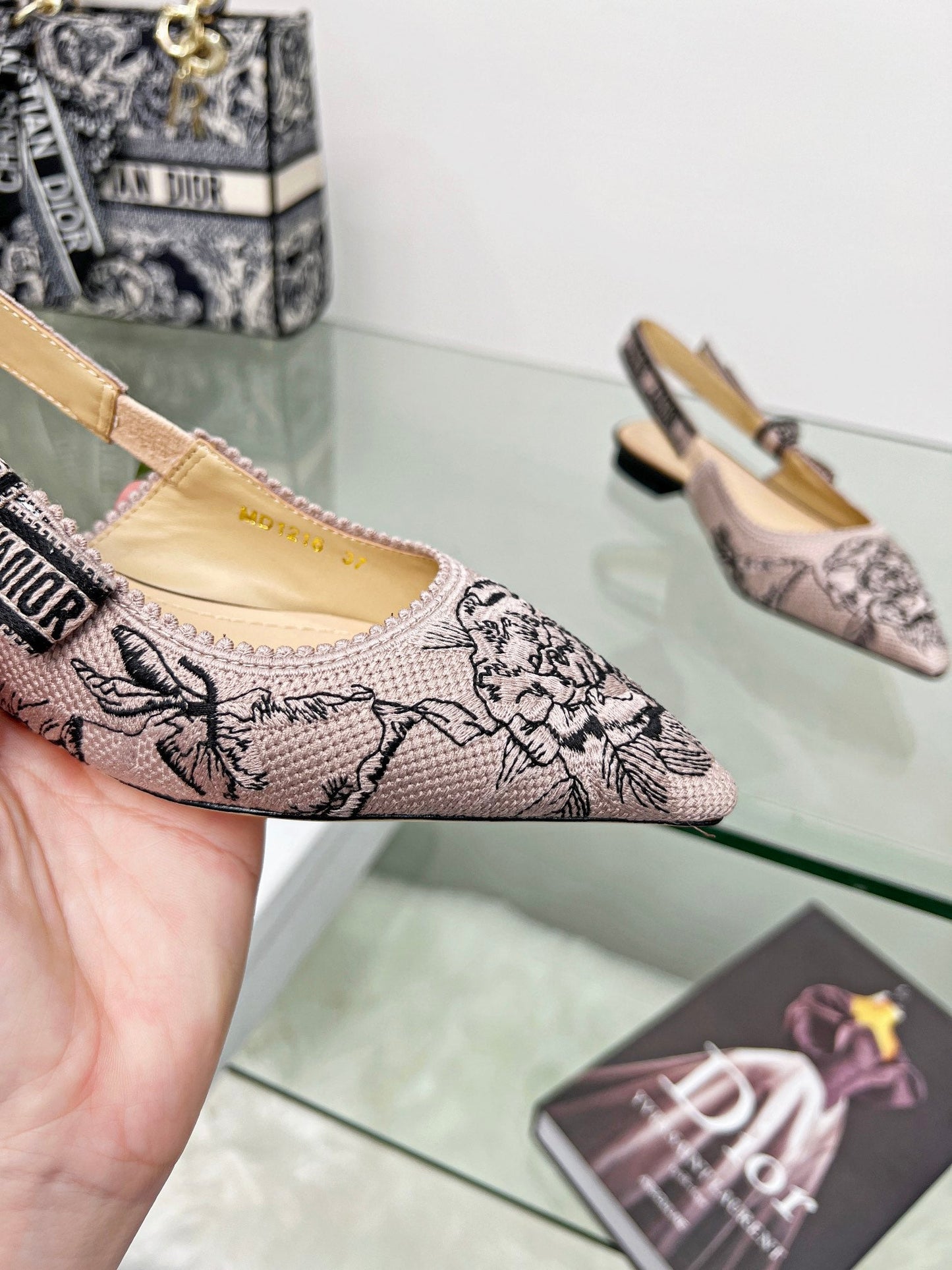 Luxury Shoes - DIR - 425