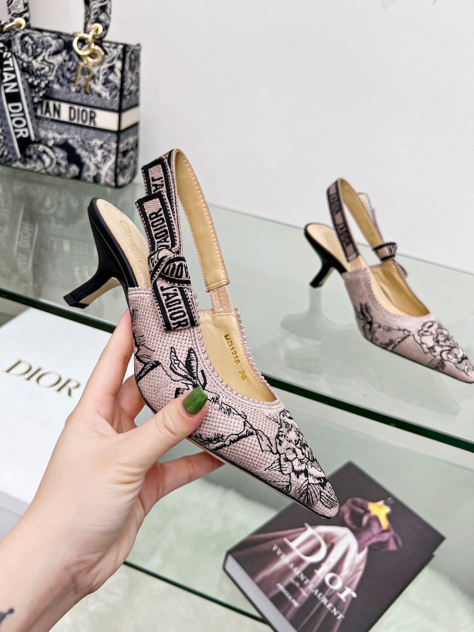 Luxury Shoes - DIR - 426