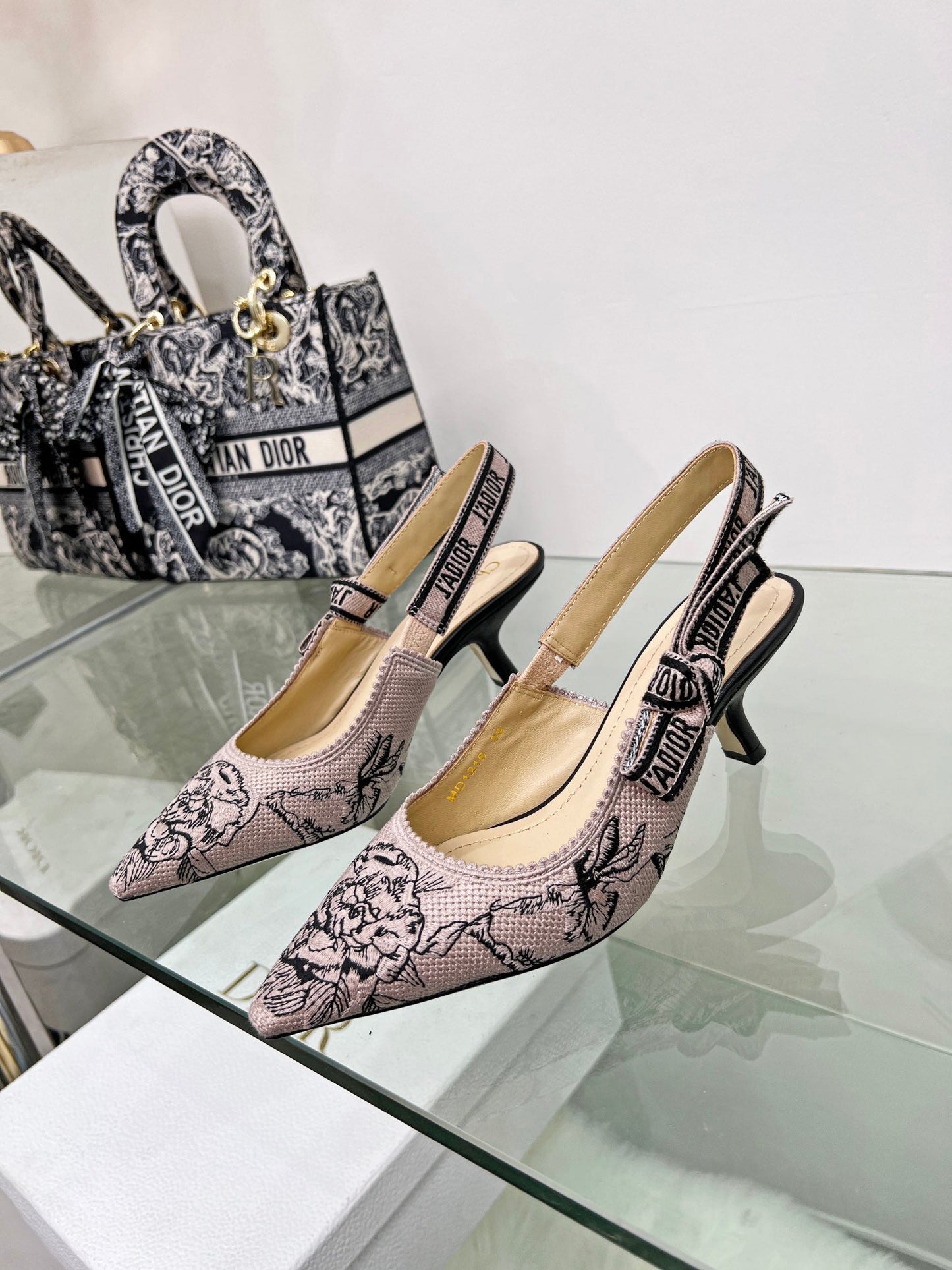 Luxury Shoes - DIR - 426