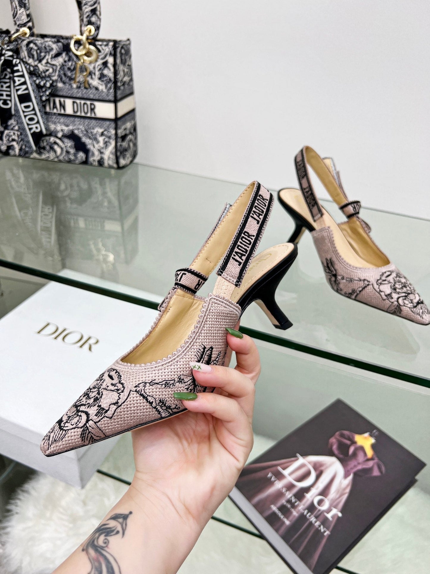 Luxury Shoes - DIR - 426