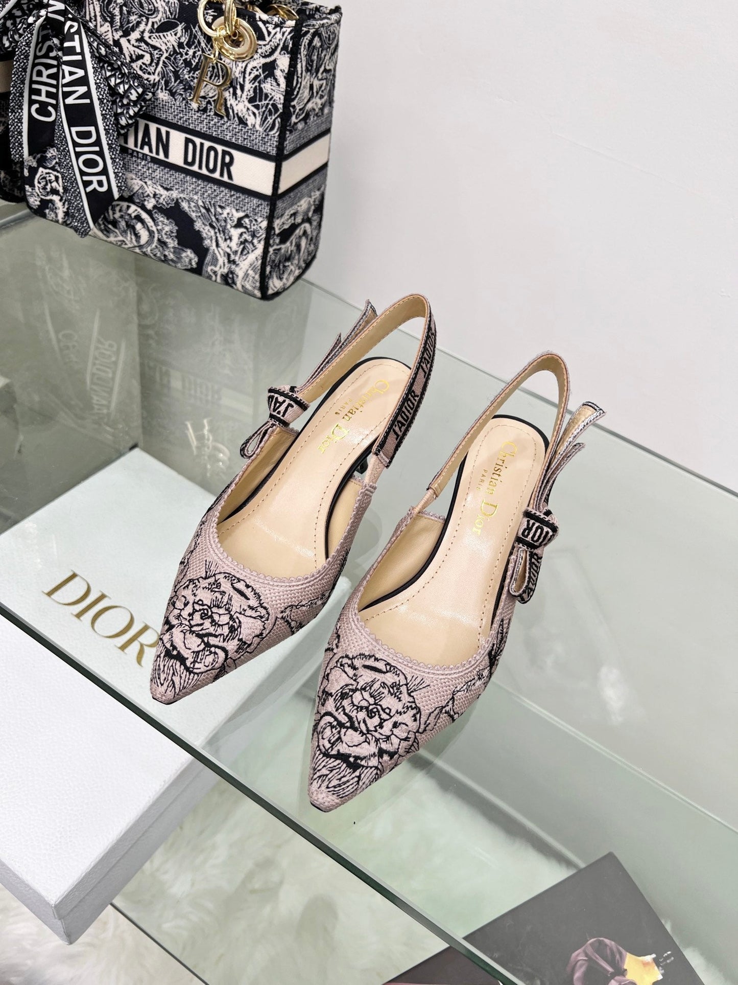 Luxury Shoes - DIR - 426
