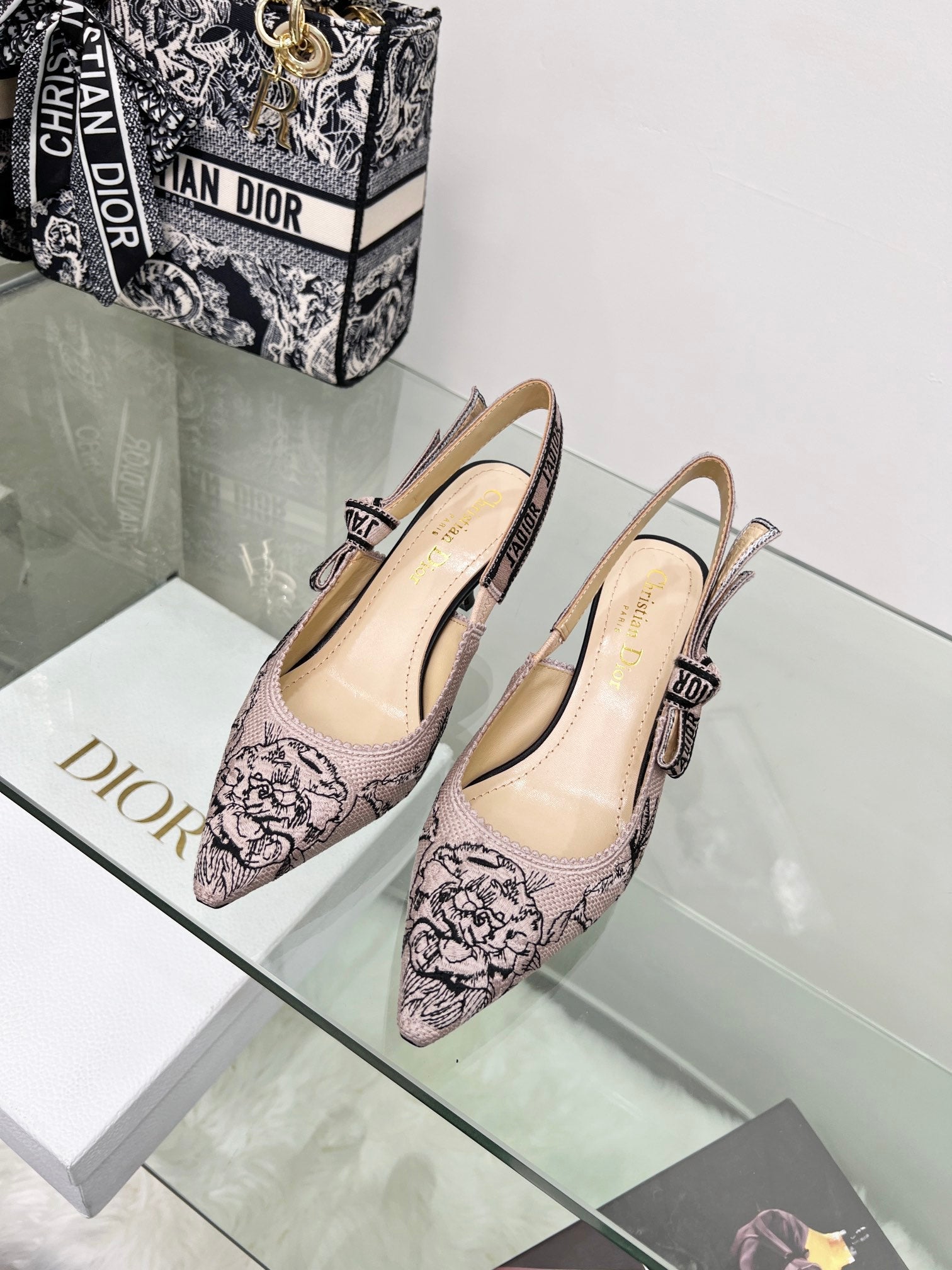 Luxury Shoes - DIR - 426