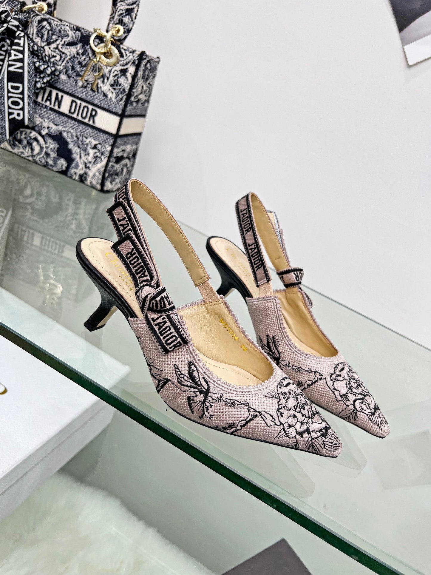 Luxury Shoes - DIR - 426