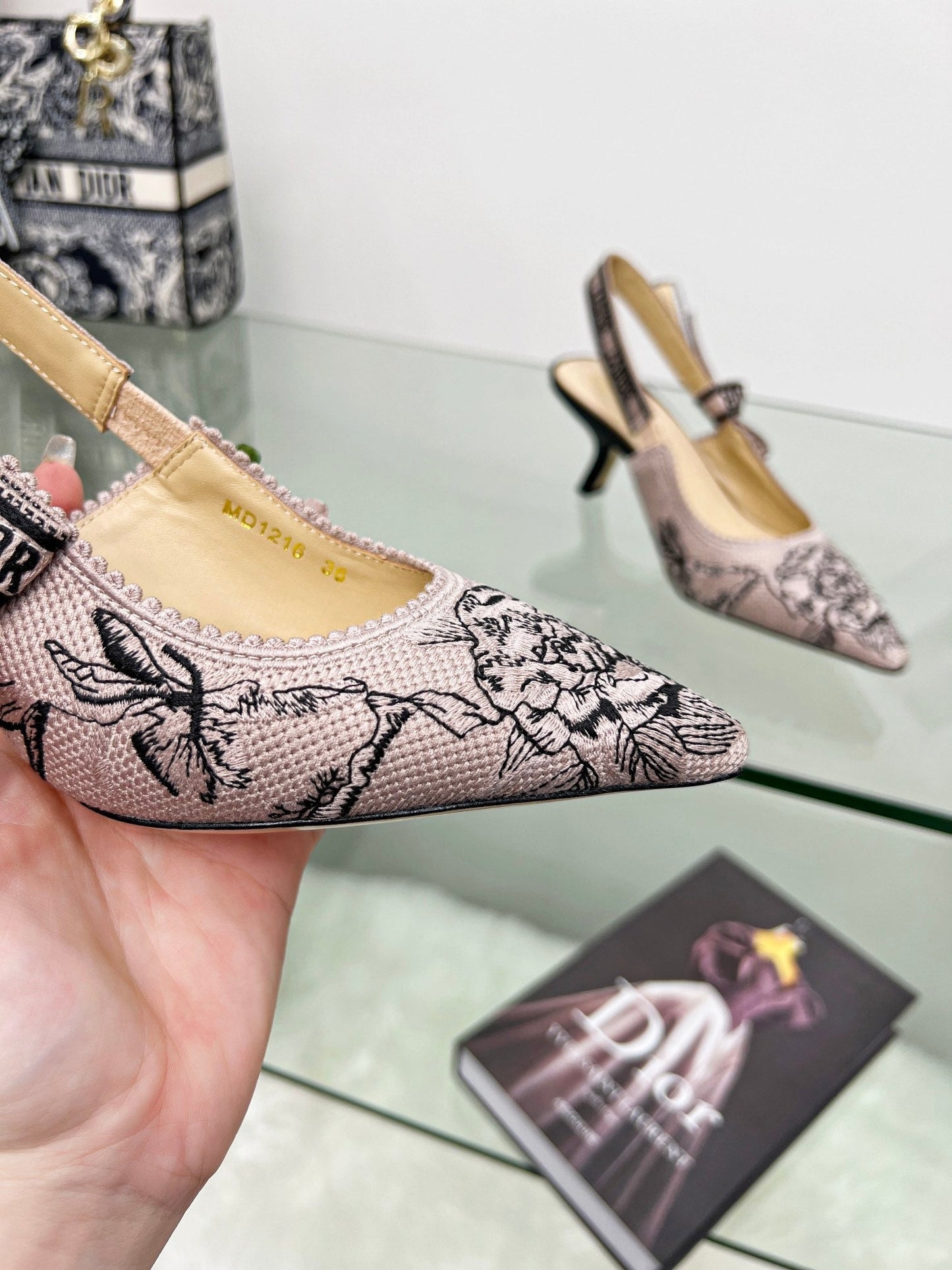 Luxury Shoes - DIR - 426