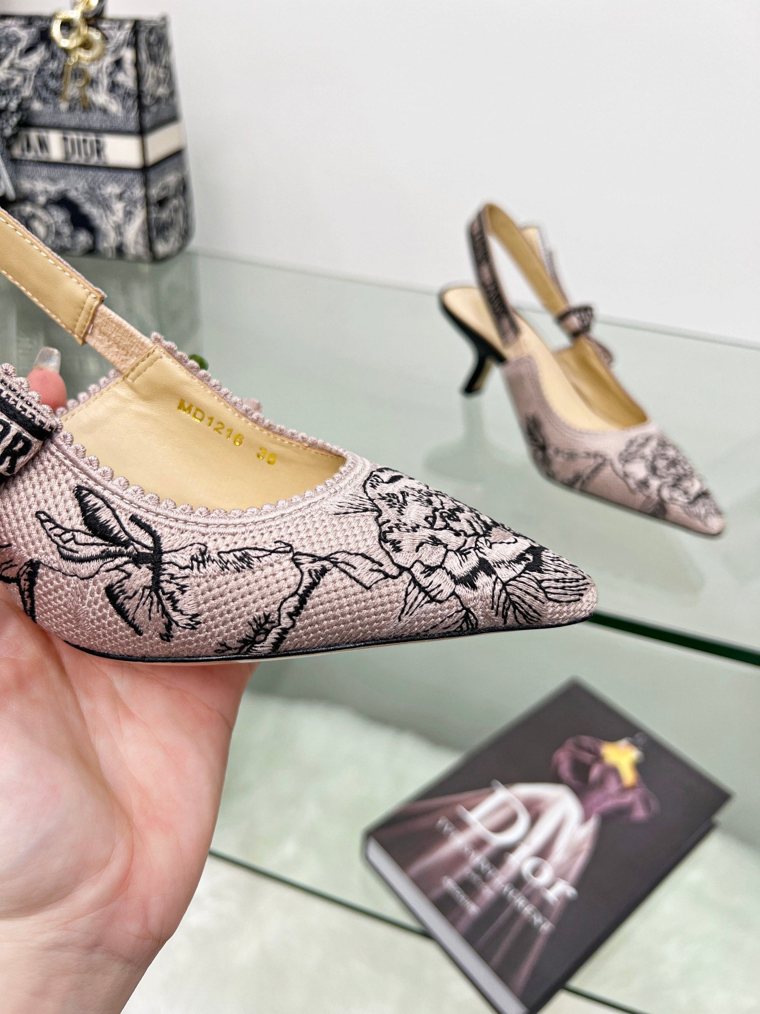 Luxury Shoes - DIR - 426