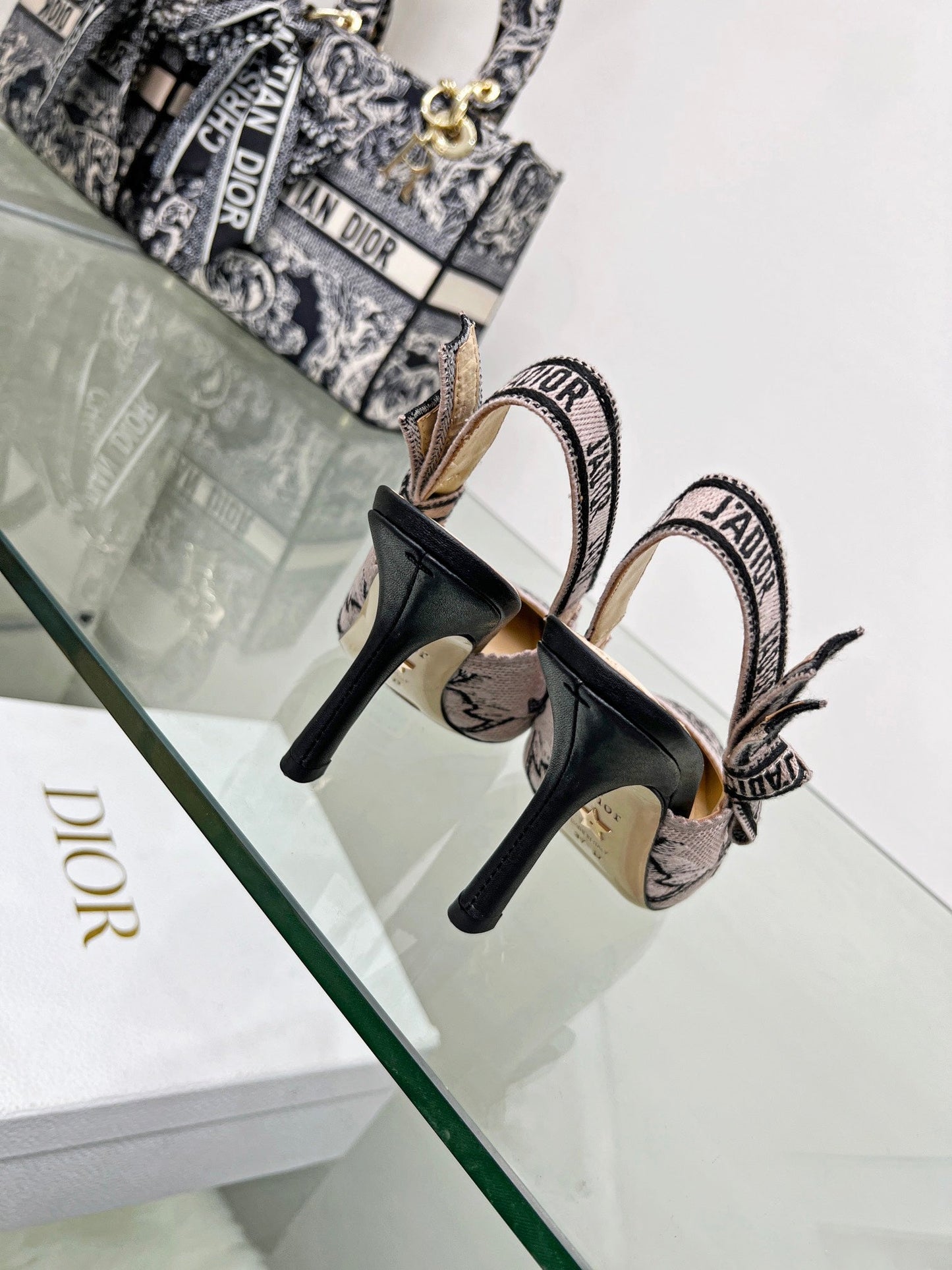 Luxury Shoes - DIR - 427