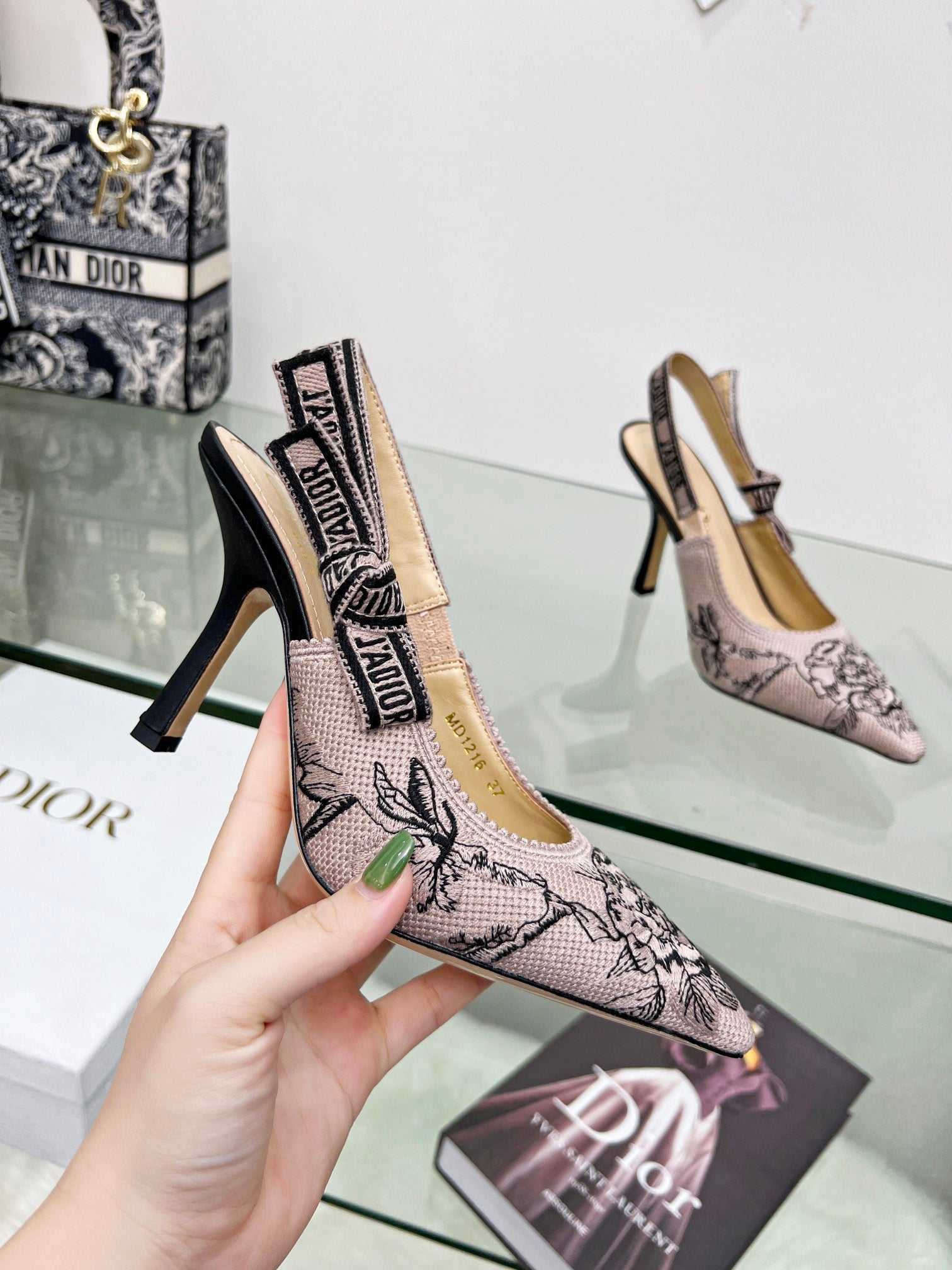 Luxury Shoes - DIR - 427