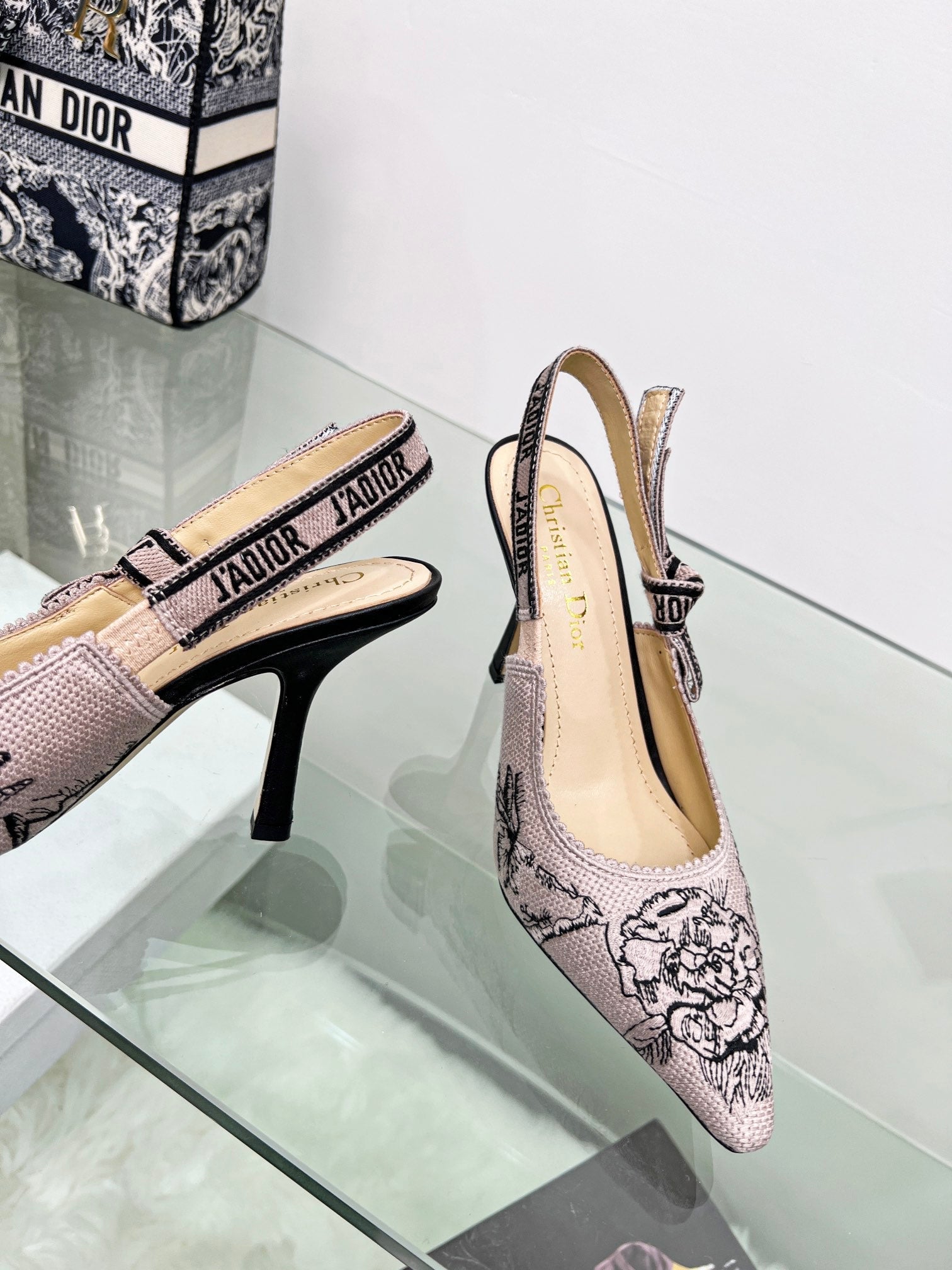Luxury Shoes - DIR - 427