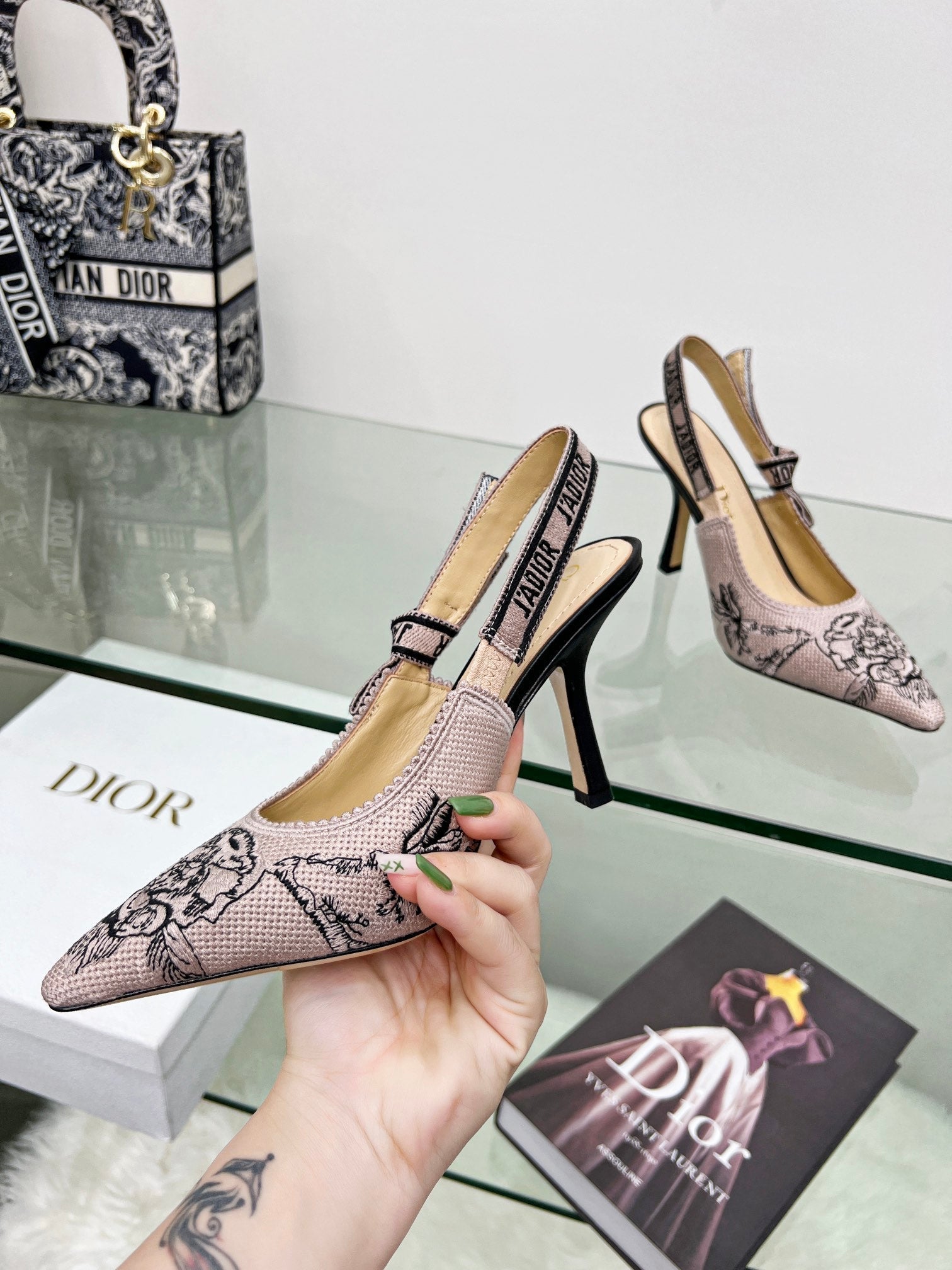 Luxury Shoes - DIR - 427