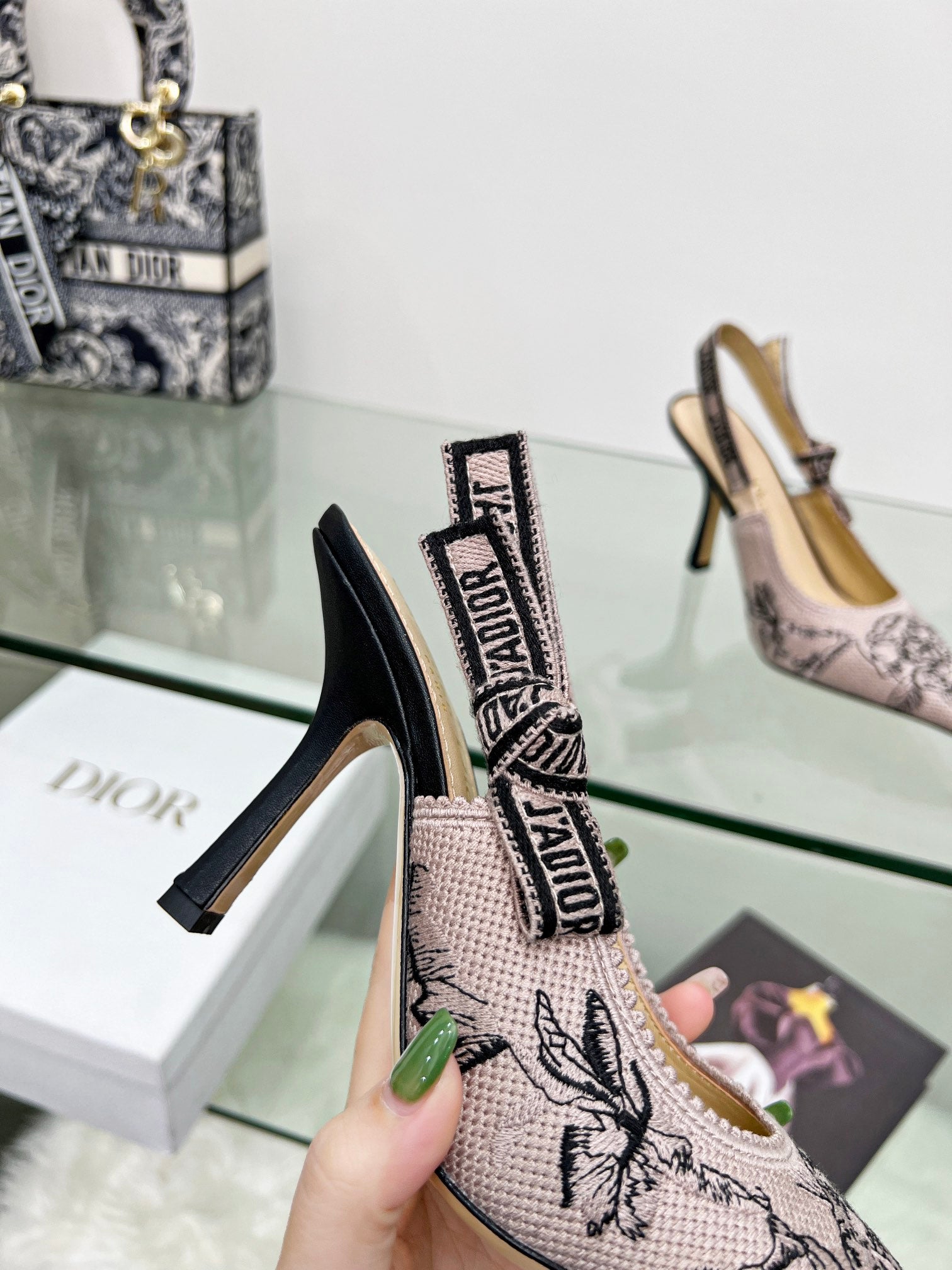 Luxury Shoes - DIR - 427