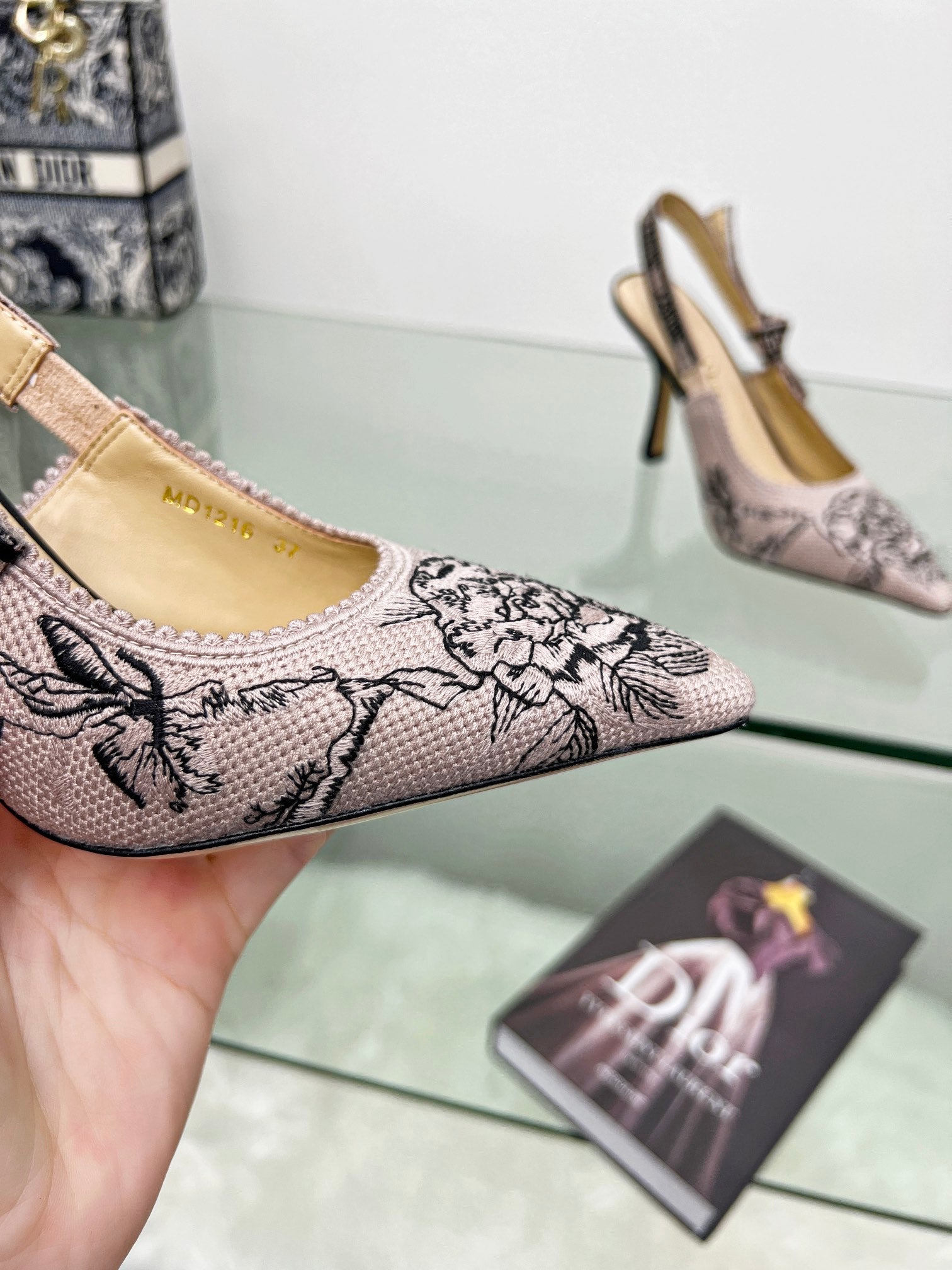 Luxury Shoes - DIR - 427