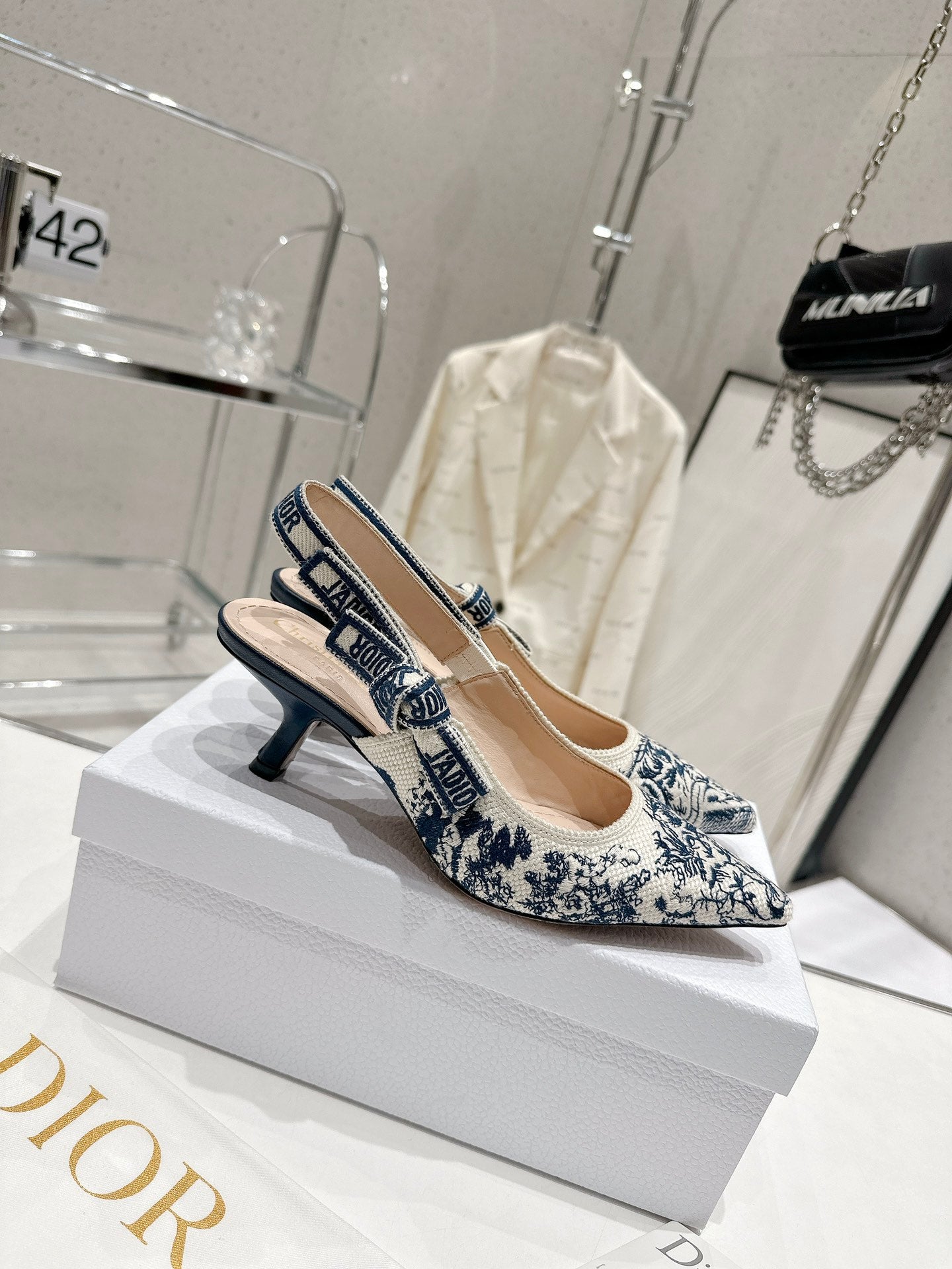 Luxury Shoes - DIR - 437